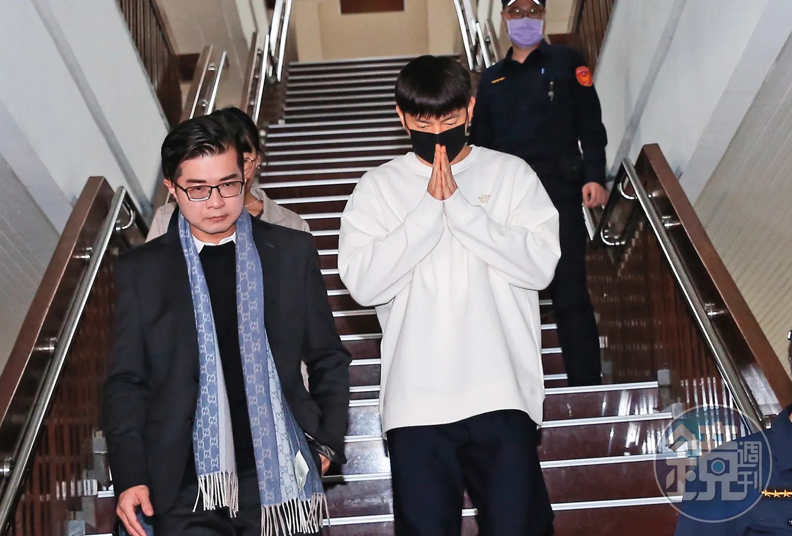 宥勝先前出庭穿著THE NORTH FACE白色衛衣，現身法院。（本刊資料照）