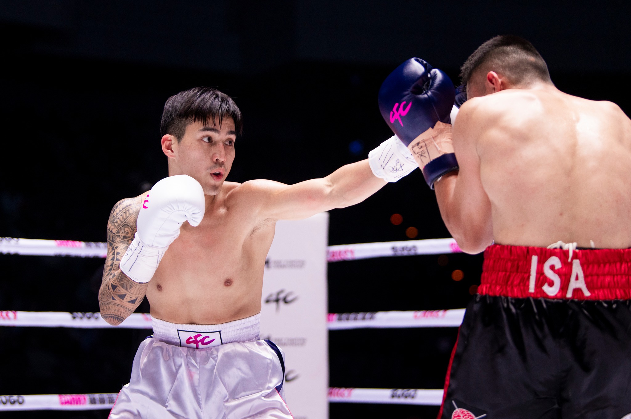 今年《拳上》也有CFC選手與海外選手的對戰。（鍇睿國際提供）