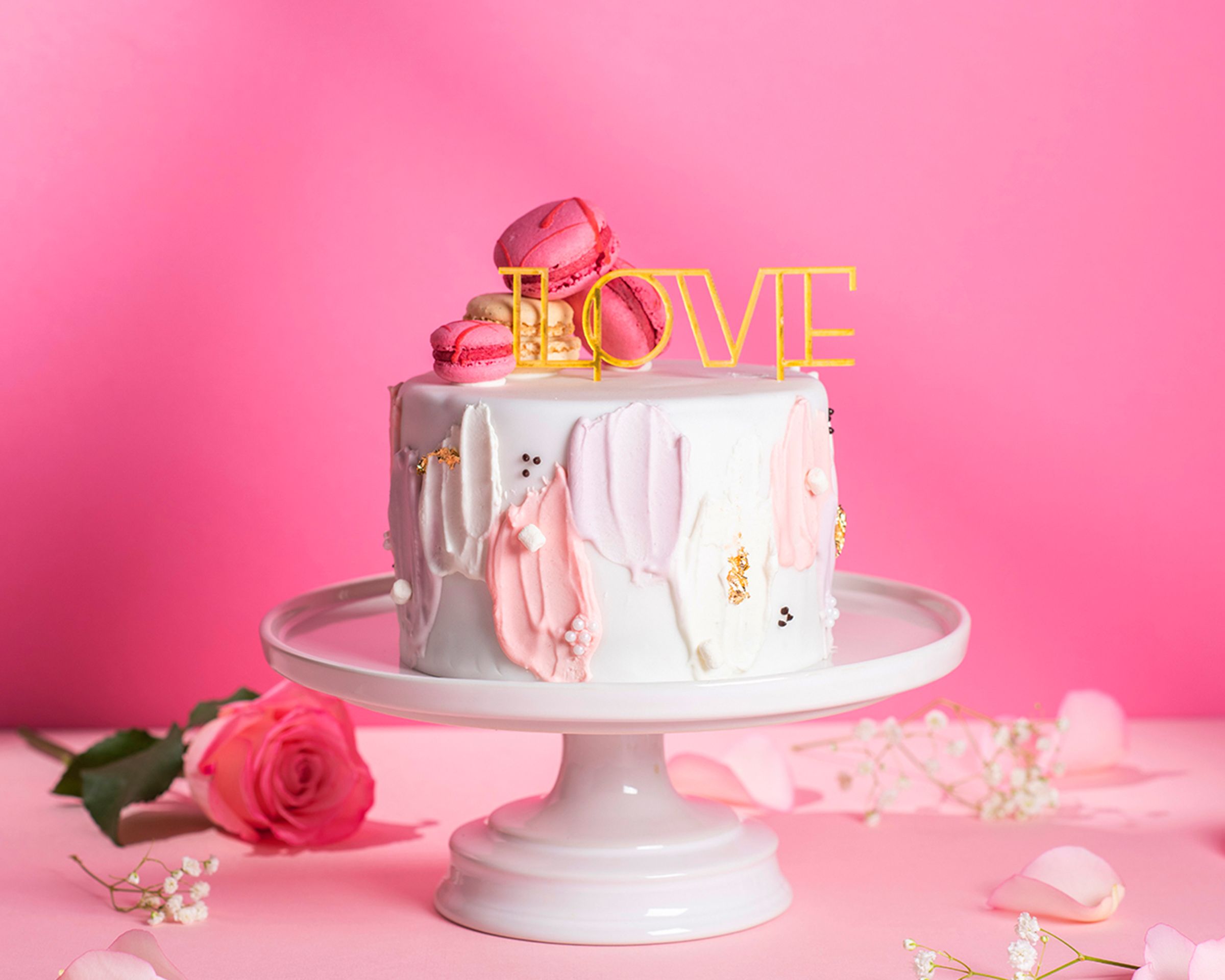 「The Cake Room」為情侶們設計的精緻美型蛋糕需提前三天預訂。（2,080元／7吋，台北遠東香格里拉提供）
