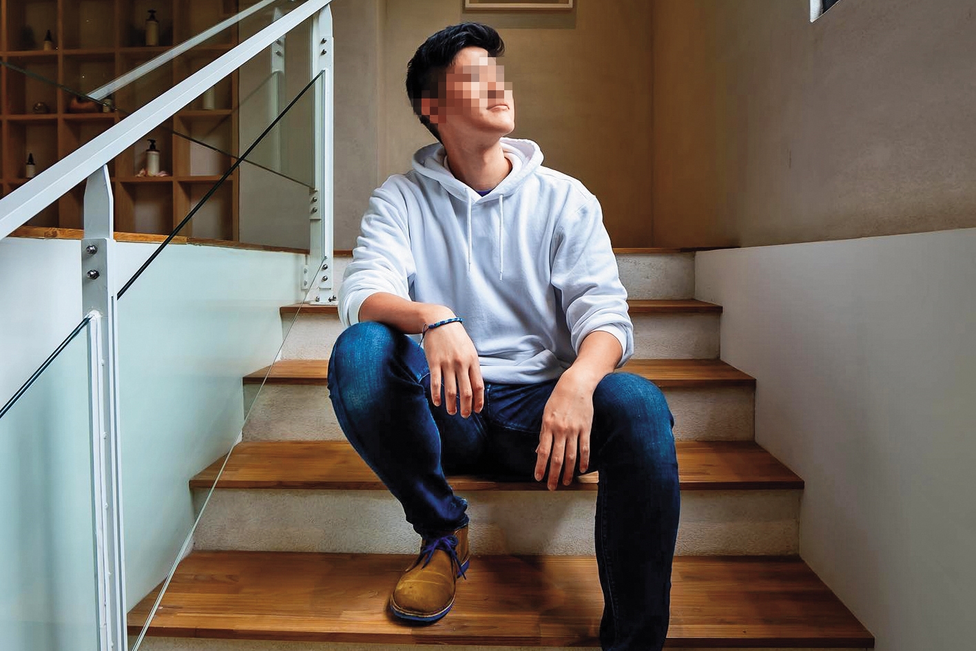 和六月曖昧的鮮肉奶狗熱愛戶外運動，從事潛水、滑雪教練，相當受到女生歡迎。（翻攝自IG）