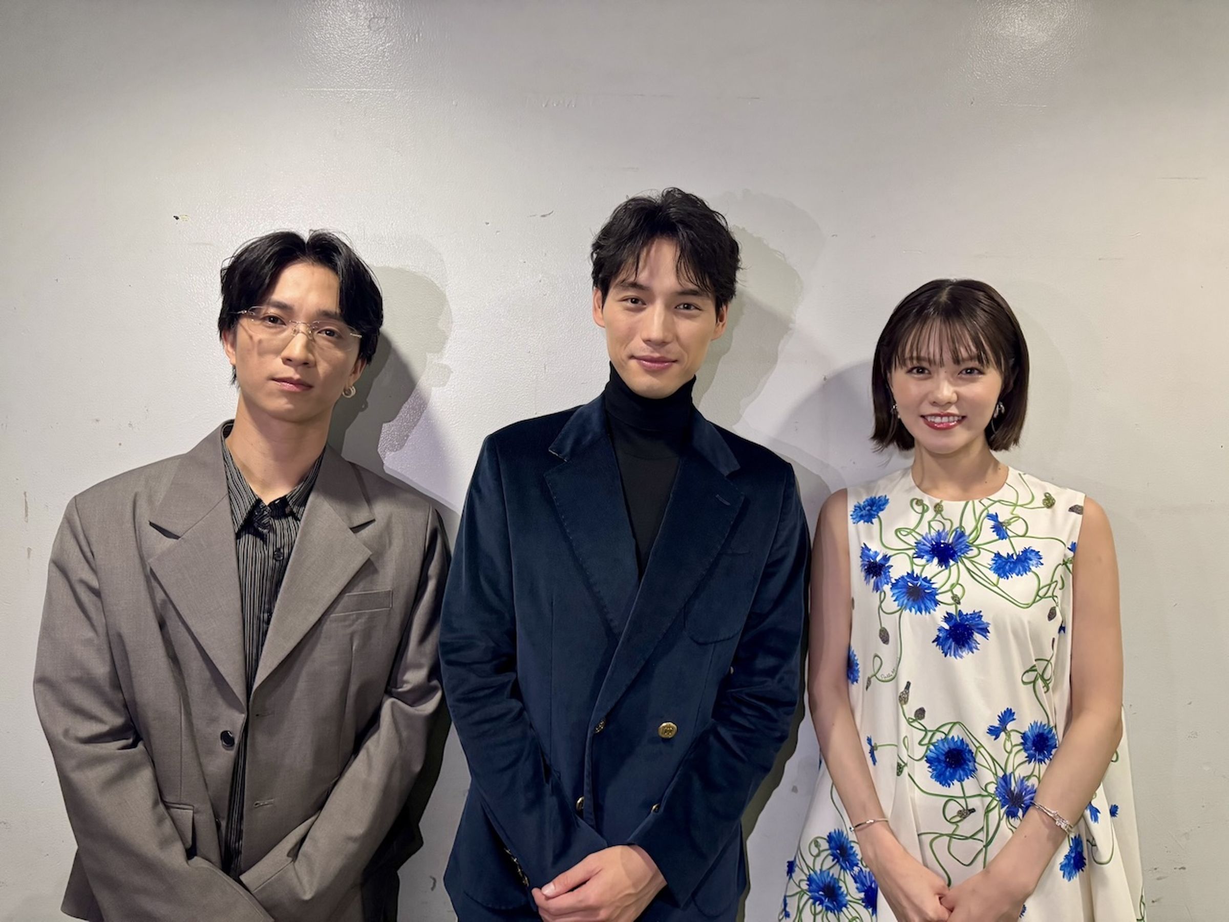田中樹、福士蒼汰與志田彩良在《Hide&Seek 0秒前的女朋友》中展開一段牽動爆炸事件真相的故事。。(翻攝官方X)