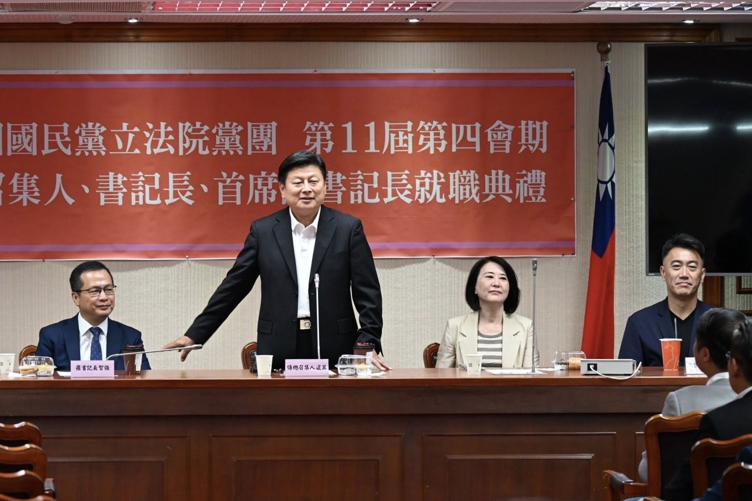 國民黨刪除黨團總召2年條款,傅崐萁有望連選連任。(翻攝傅崐萁臉書)