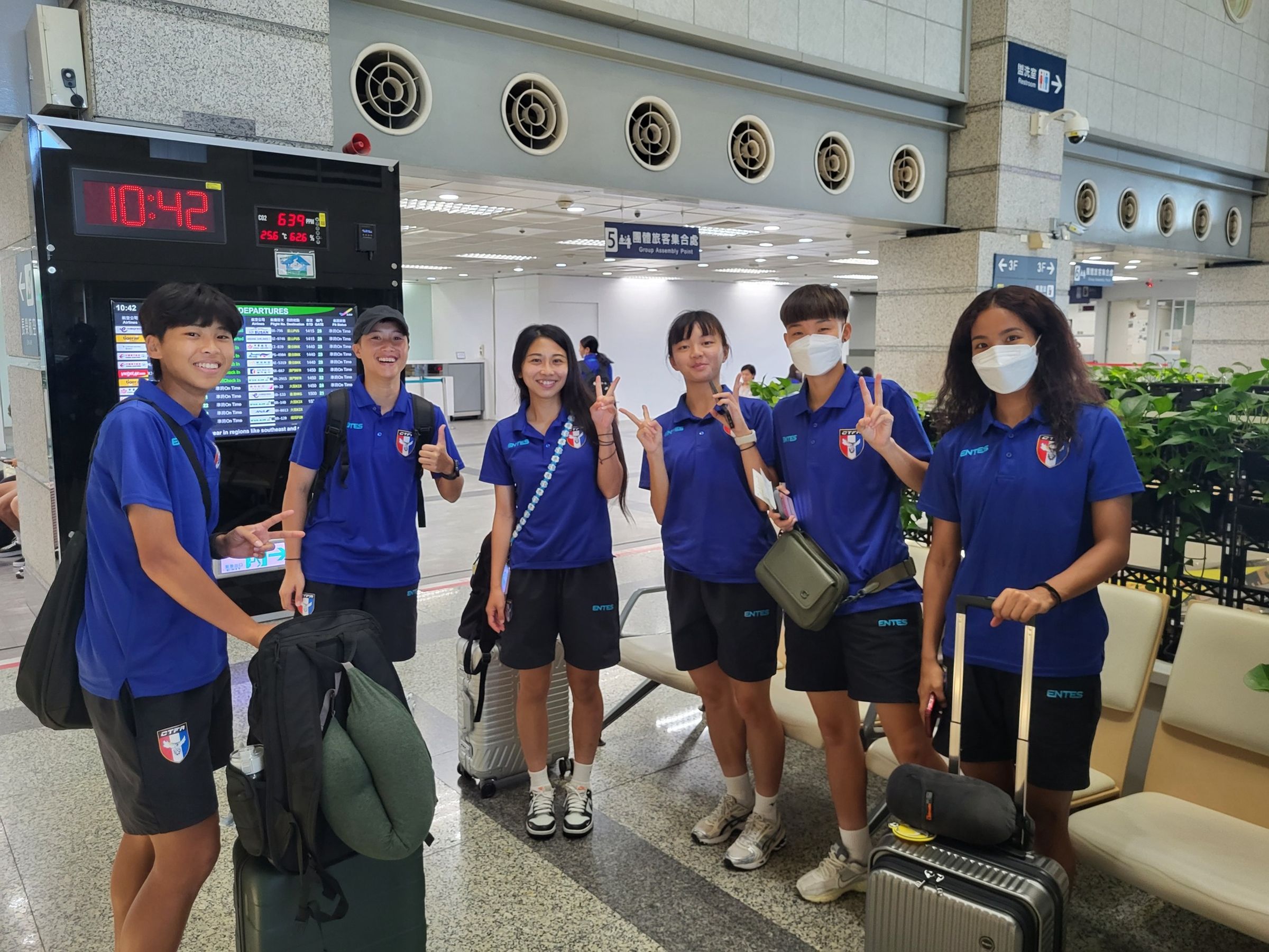 針對女足工會抗議足協規劃航班導致選手休息時間不足一事，體育署署長鄭世忠第一時間已要求足協盡快協調補救，確保國手能充分休息。（翻攝自臉書臺灣女子足球員工會）