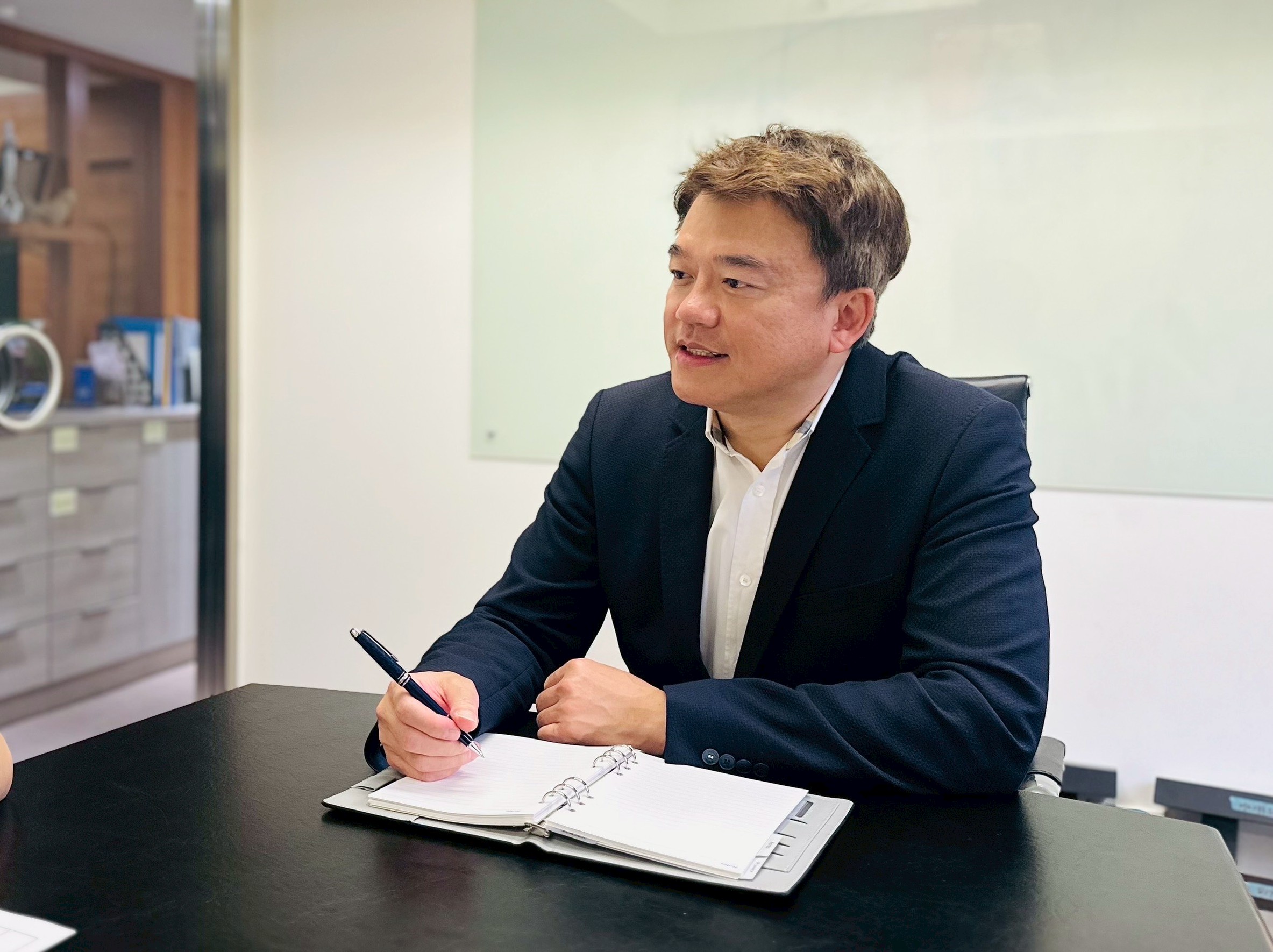 大家地產董事長卓家雄表示，大家地產對外公開銷售的所有房屋產權清晰合法，消費者可安心購買。（大家地產提供）