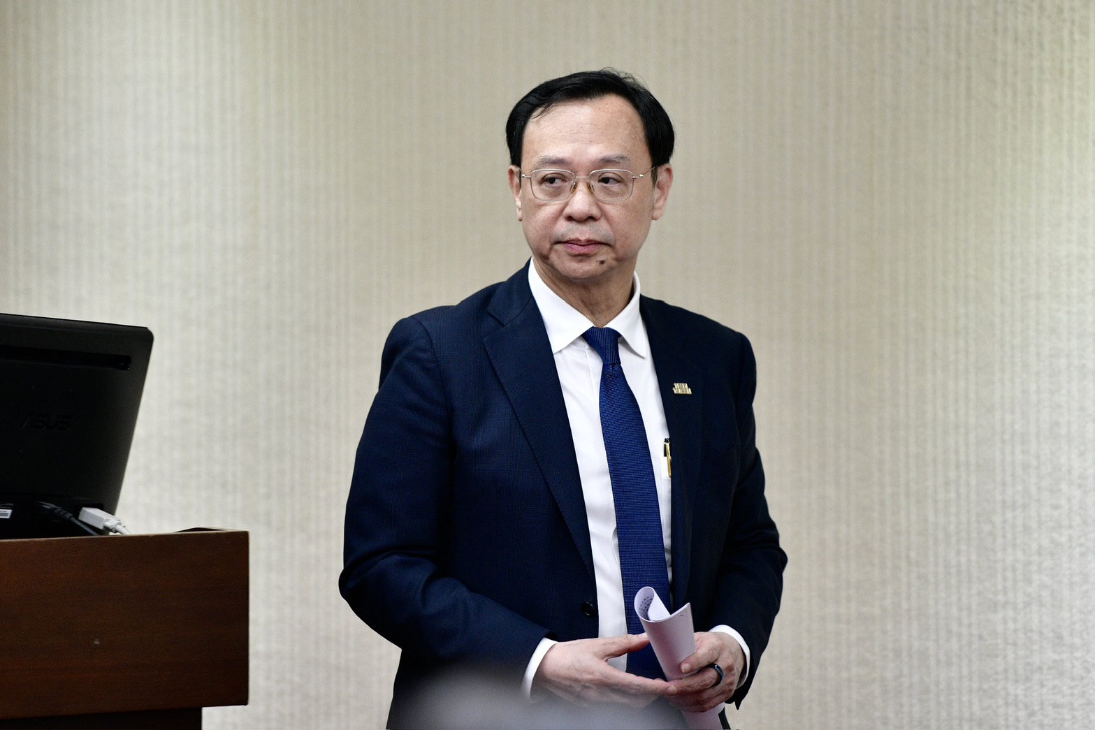 石崇良今日表示,日本動漫《尼古喵喵》未符合吸菸畫面製播原則。(鏡報李智為)