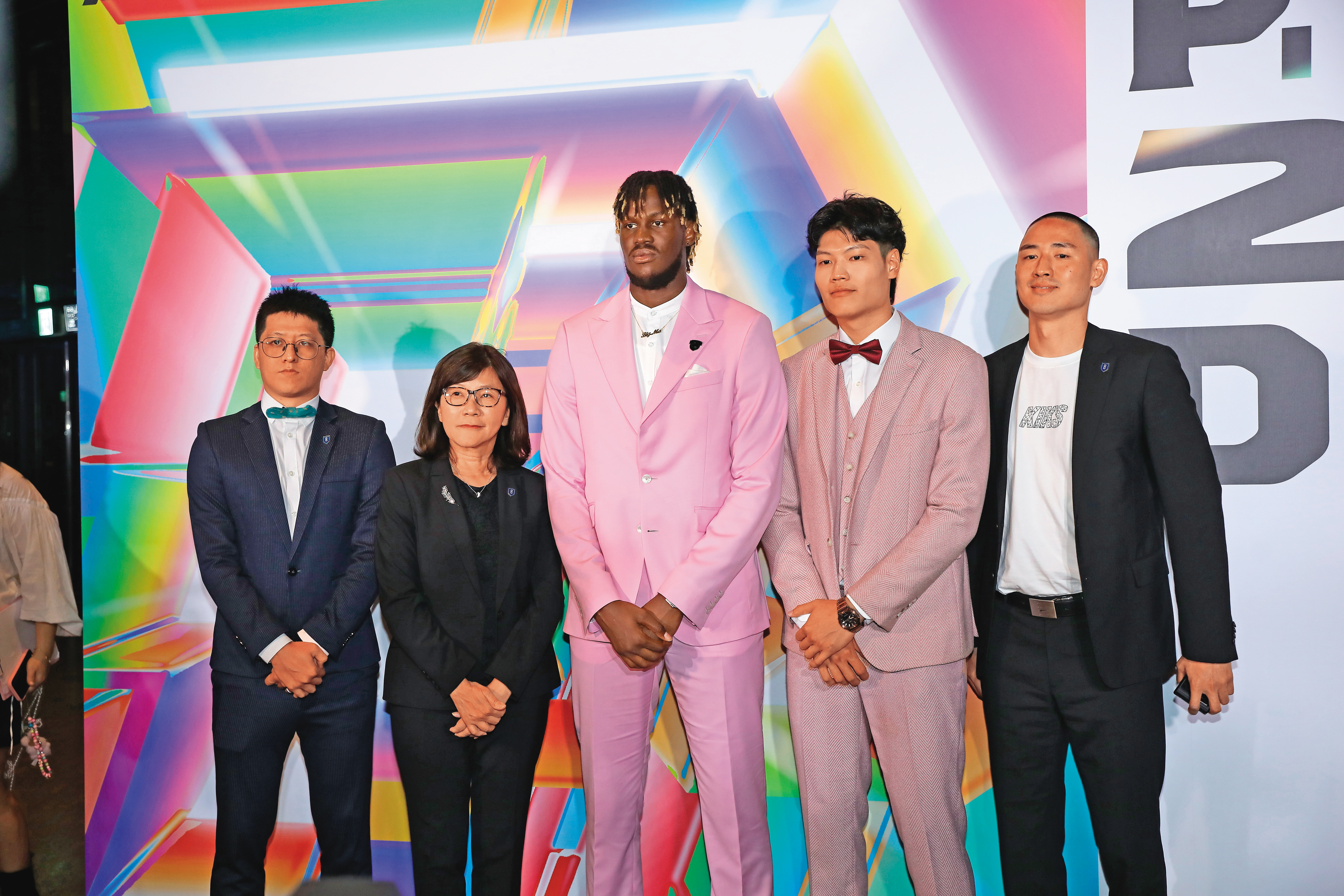 PLG上週五舉行選秀，富邦勇士挑中狀元莫巴耶（中）。