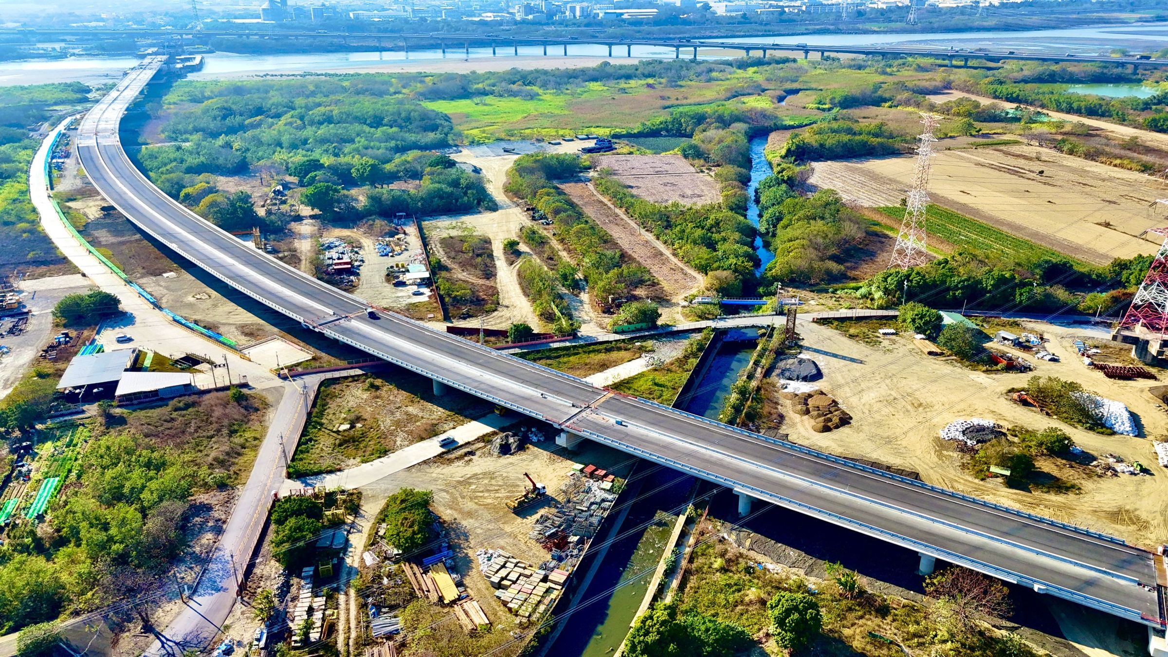 大肚和美橋預計十月通車,串聯中彰兩縣市。