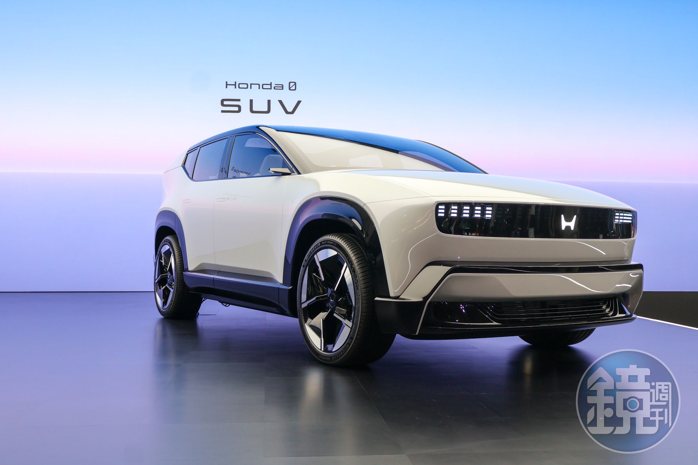 HONDA 0 SUV則更像是傳統的休旅車樣貌。