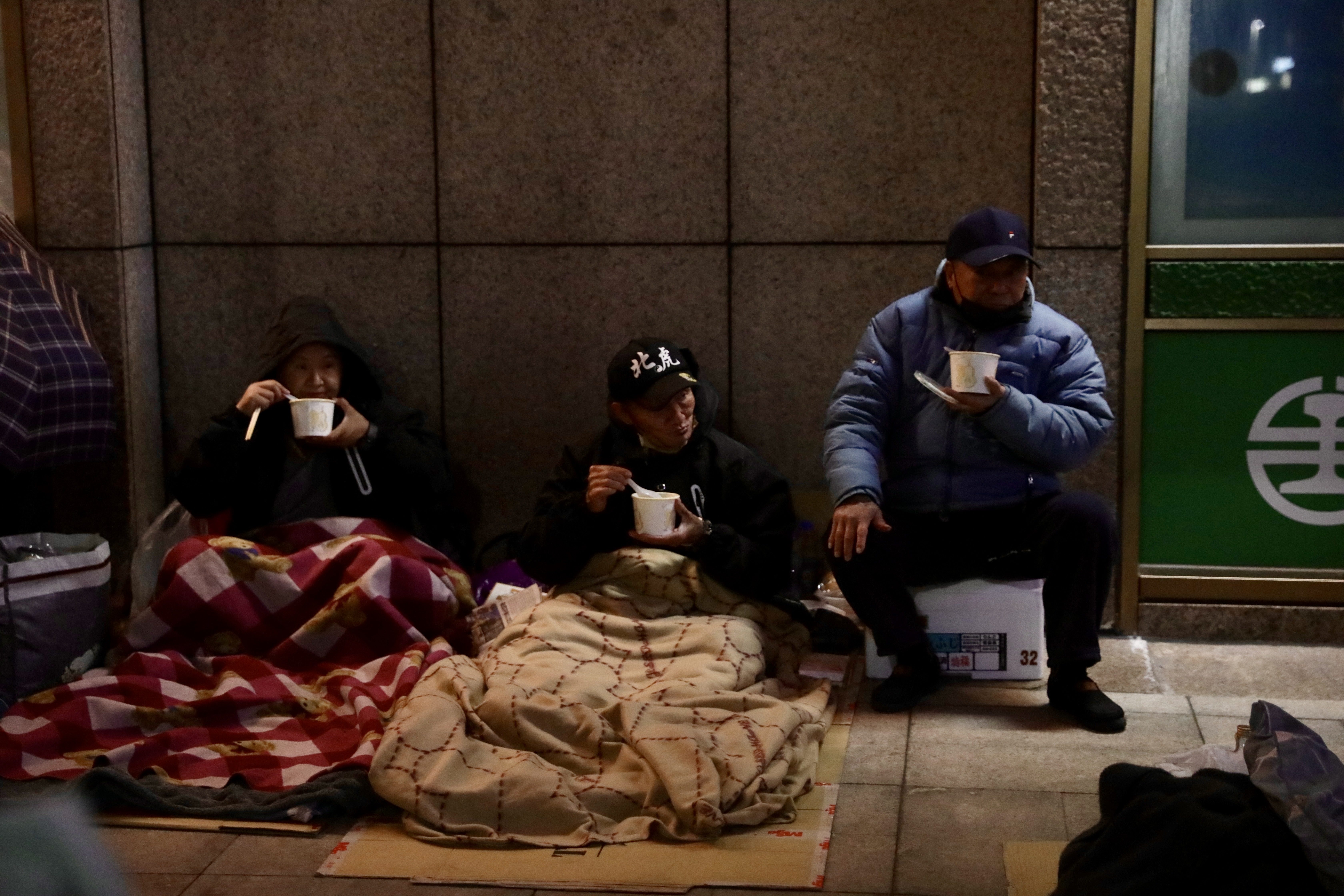 社團法人人生百味文化建構協會從2015年起展開街頭尾牙行動。