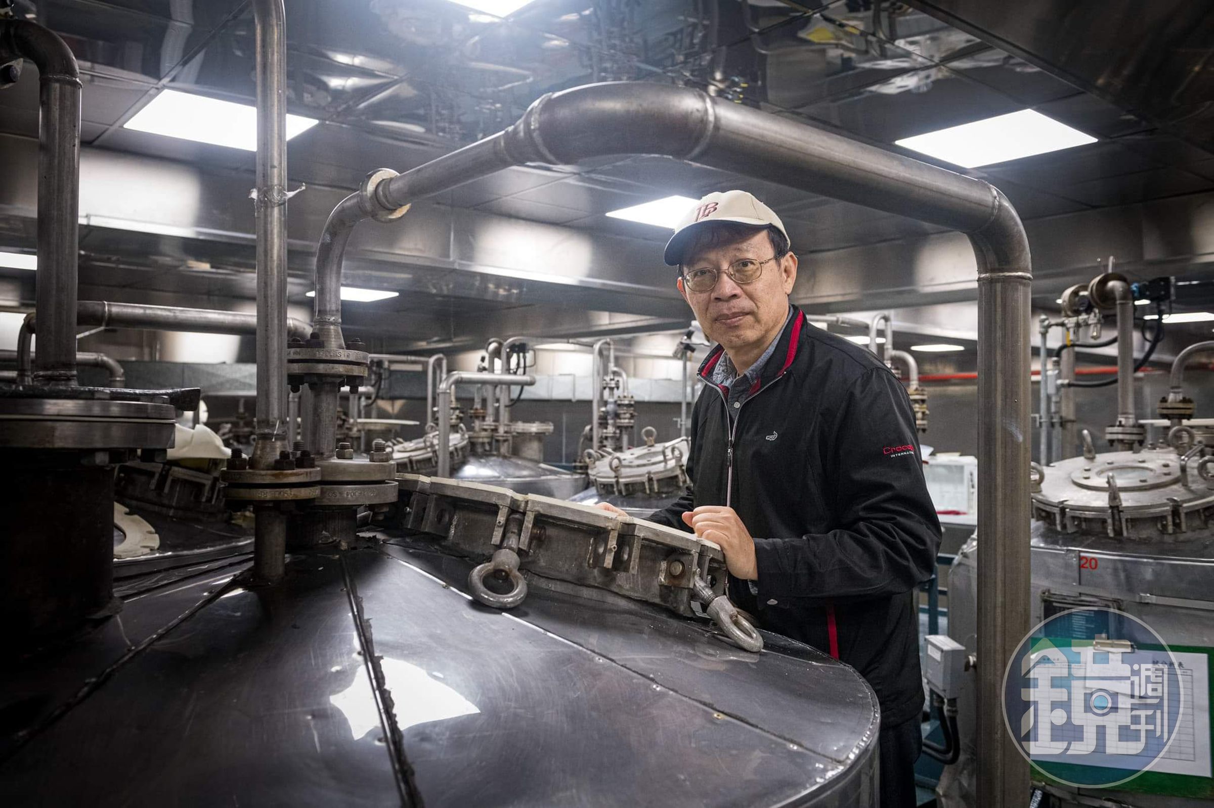 潘結昌廠長是資深製酒專家，曾以水果酒桶，創造出OMAR的威士忌奇蹟，如今在池上一圓自己的酒廠夢。（池上蒸餾所提供）