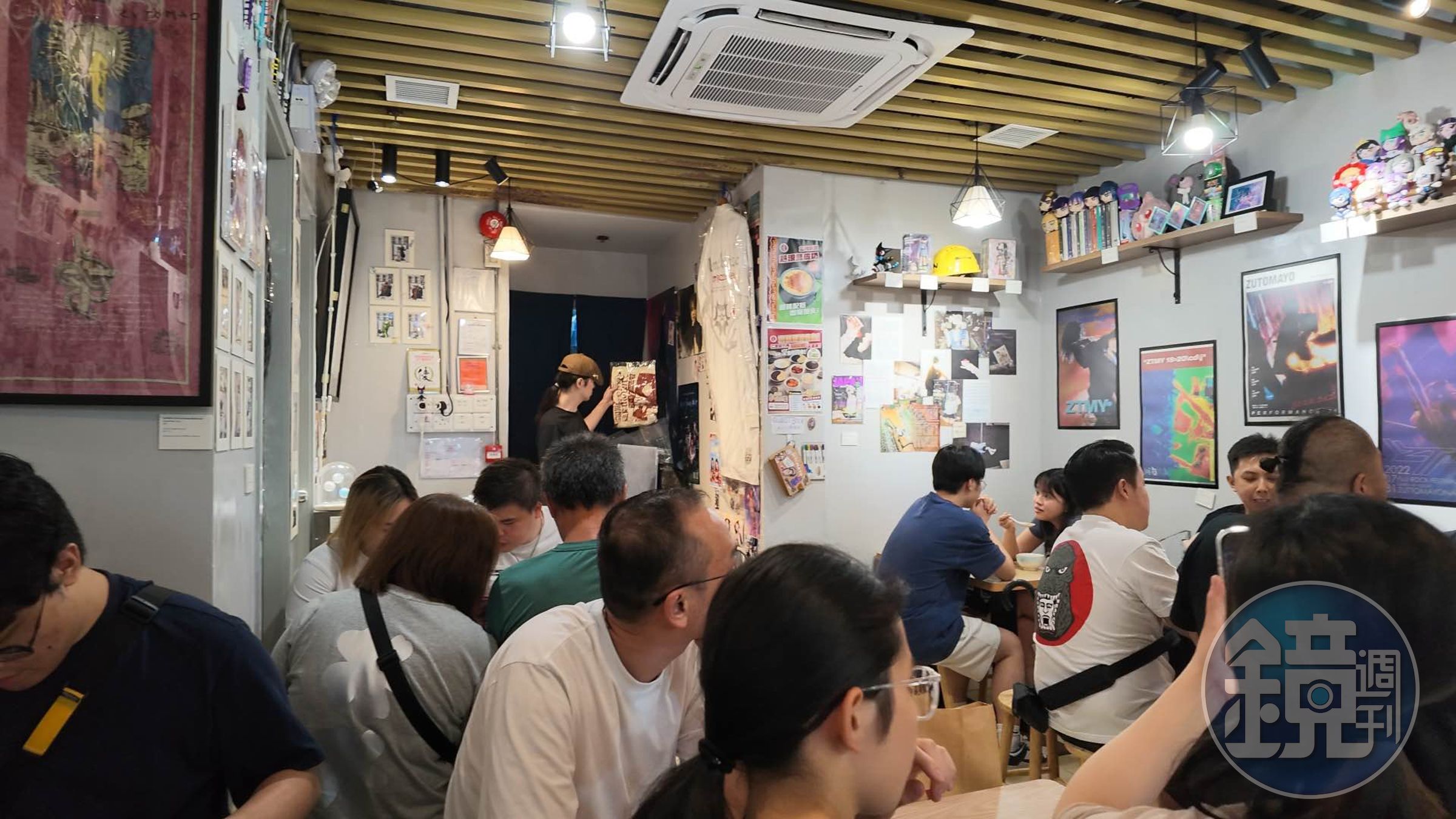 每當店裡推出新活動，總是吸引滿滿人潮。