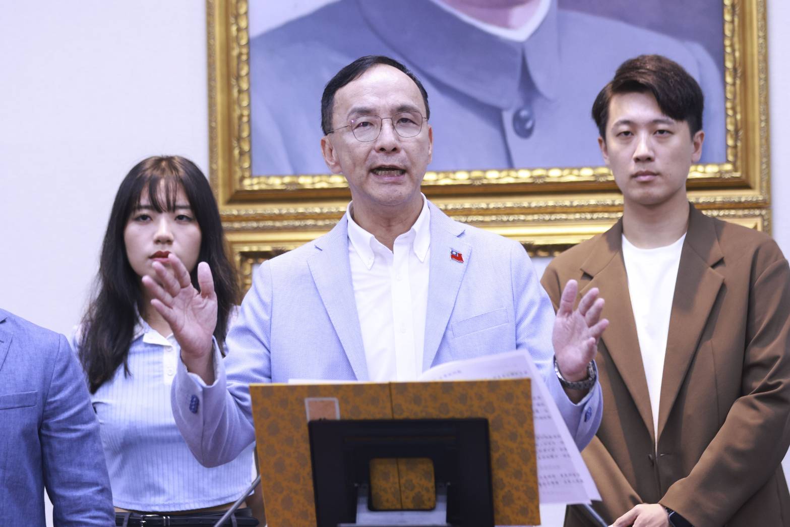 朱立倫在大罷免失敗後，要求釋放柯文哲與國民黨黨工。（鏡報劉耀勻）