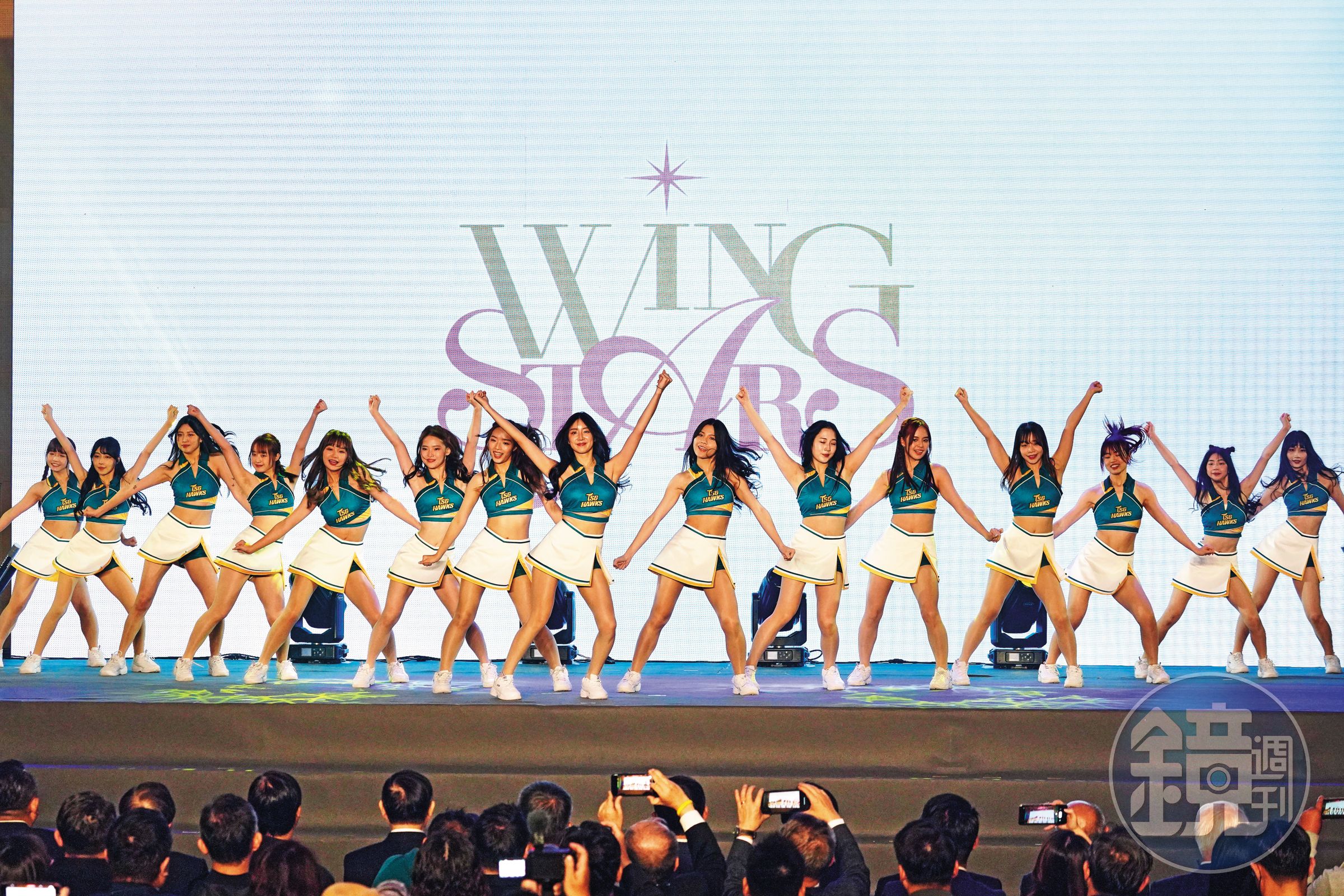 台鋼成立專屬啦啦隊Wing Stars,是國內首支純正韓式應援血統啦啦隊。