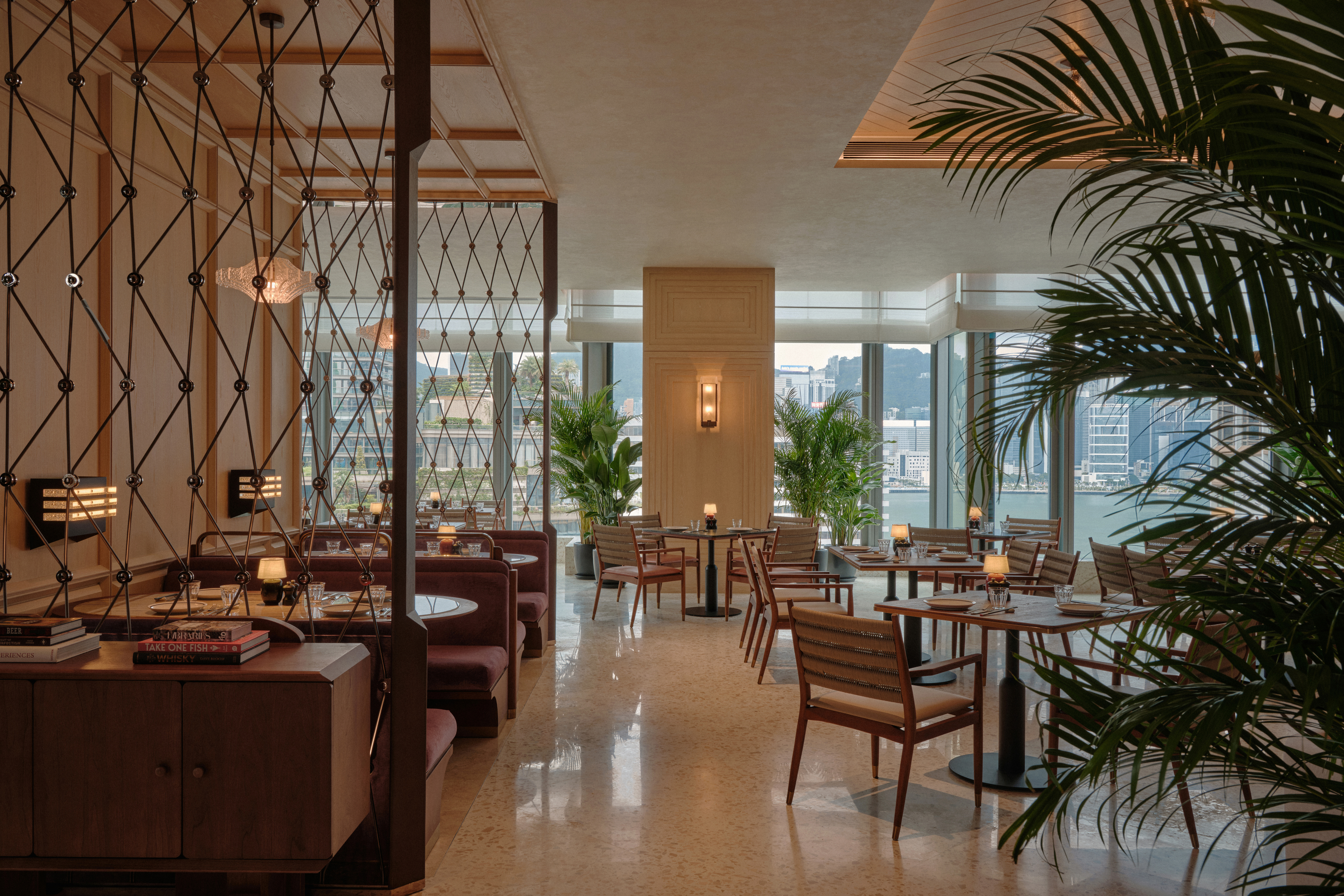 Hillside的用餐空間也有無敵海景。（尖沙咀金普頓提供）