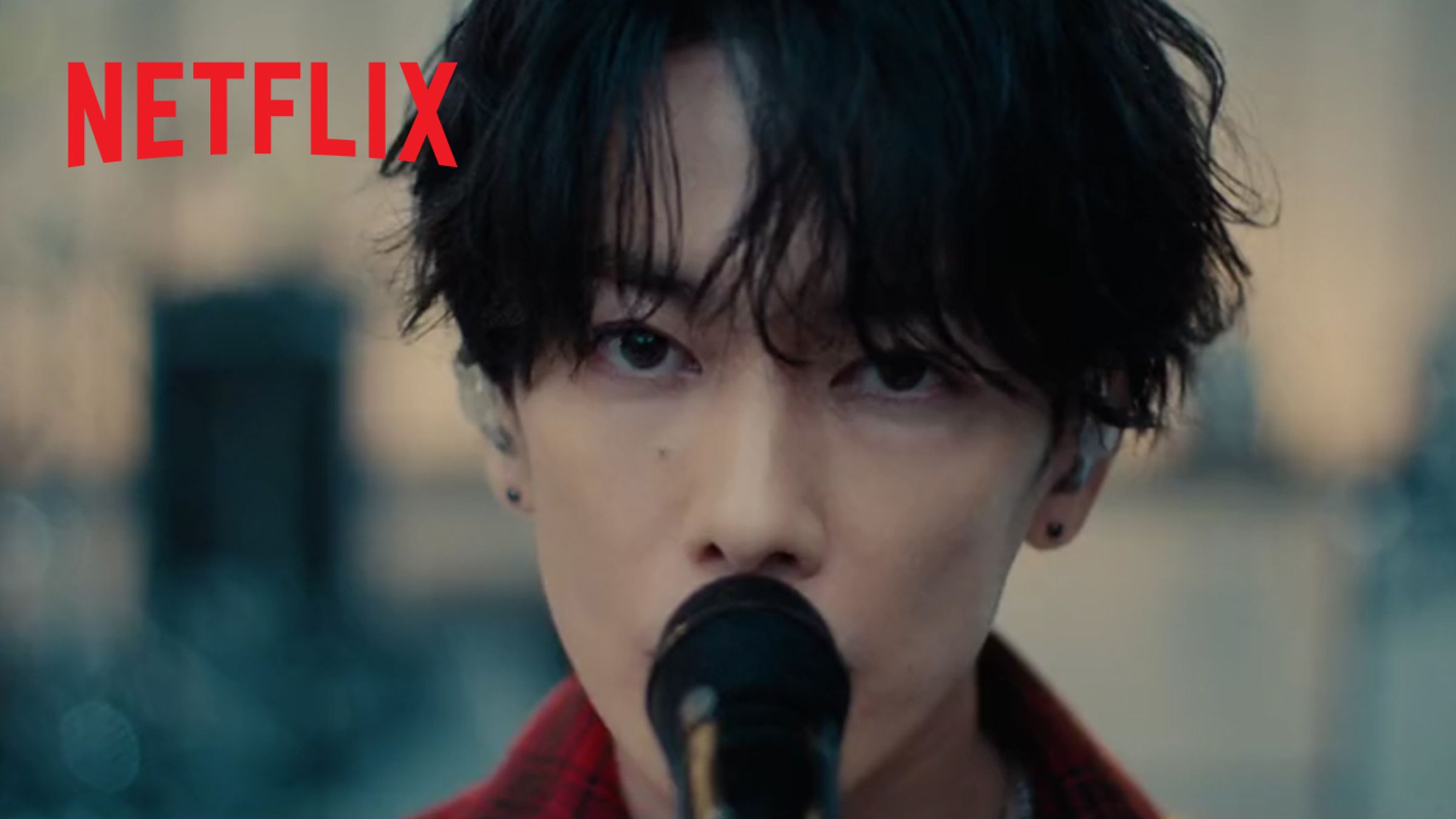 日本音樂影集《玻璃之心》由佐藤健主演，並擔任企劃與共同製作人，7月31日Netflix見。（Netflix提供）