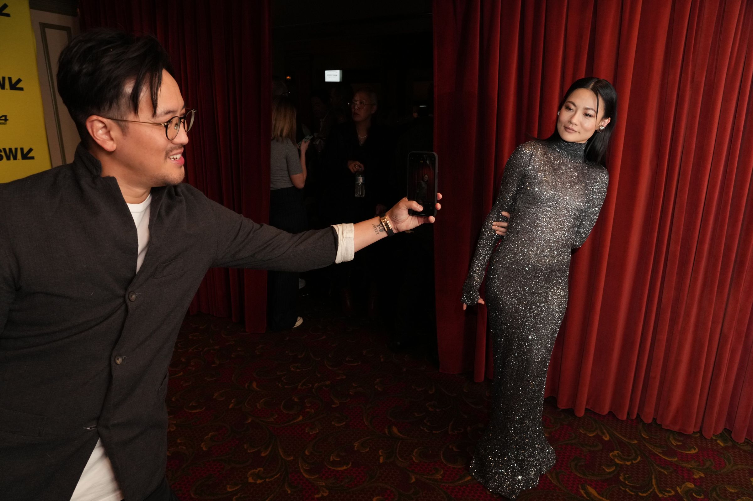 參加SXSW影展特別放映的導演曾國祥(左)與曾靖(右)。(Netflix提供)