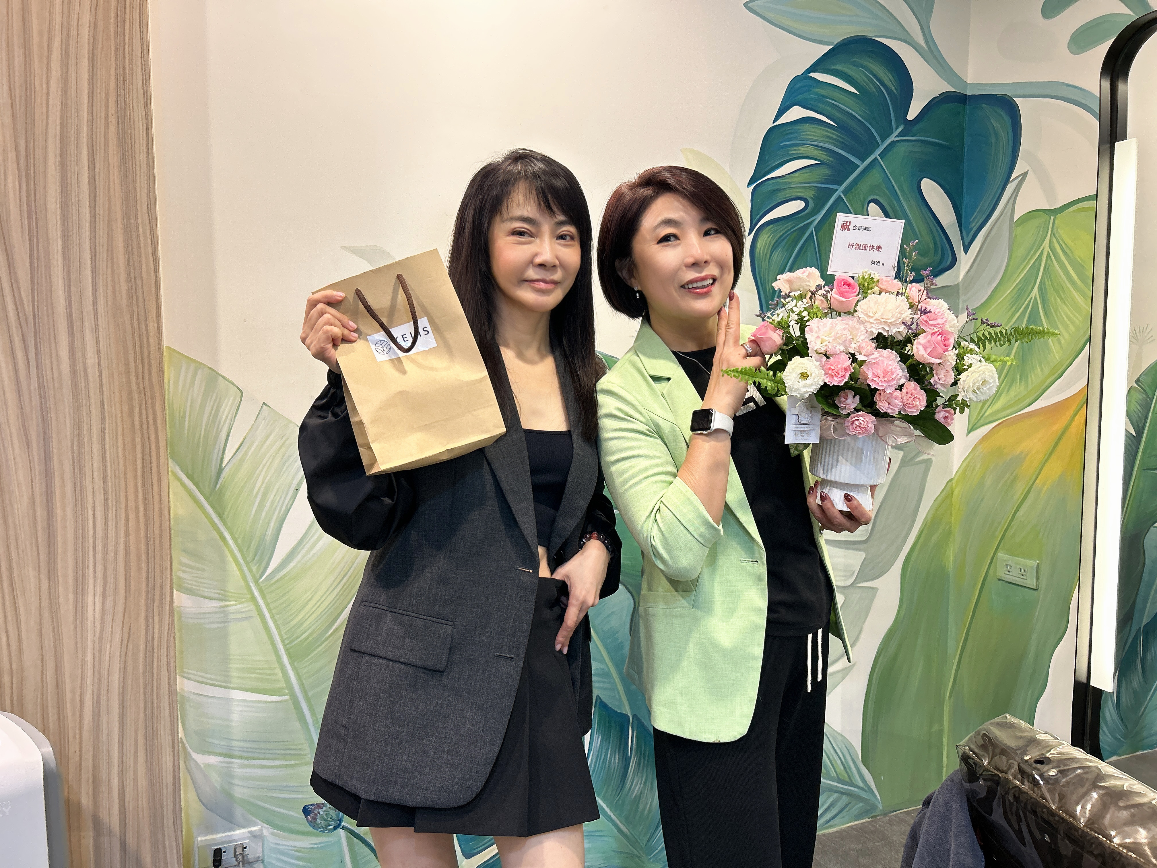 柴智屏和BeautyAgent創辦人龔金華分享頭皮保養心得。（BeautyAgent提供）