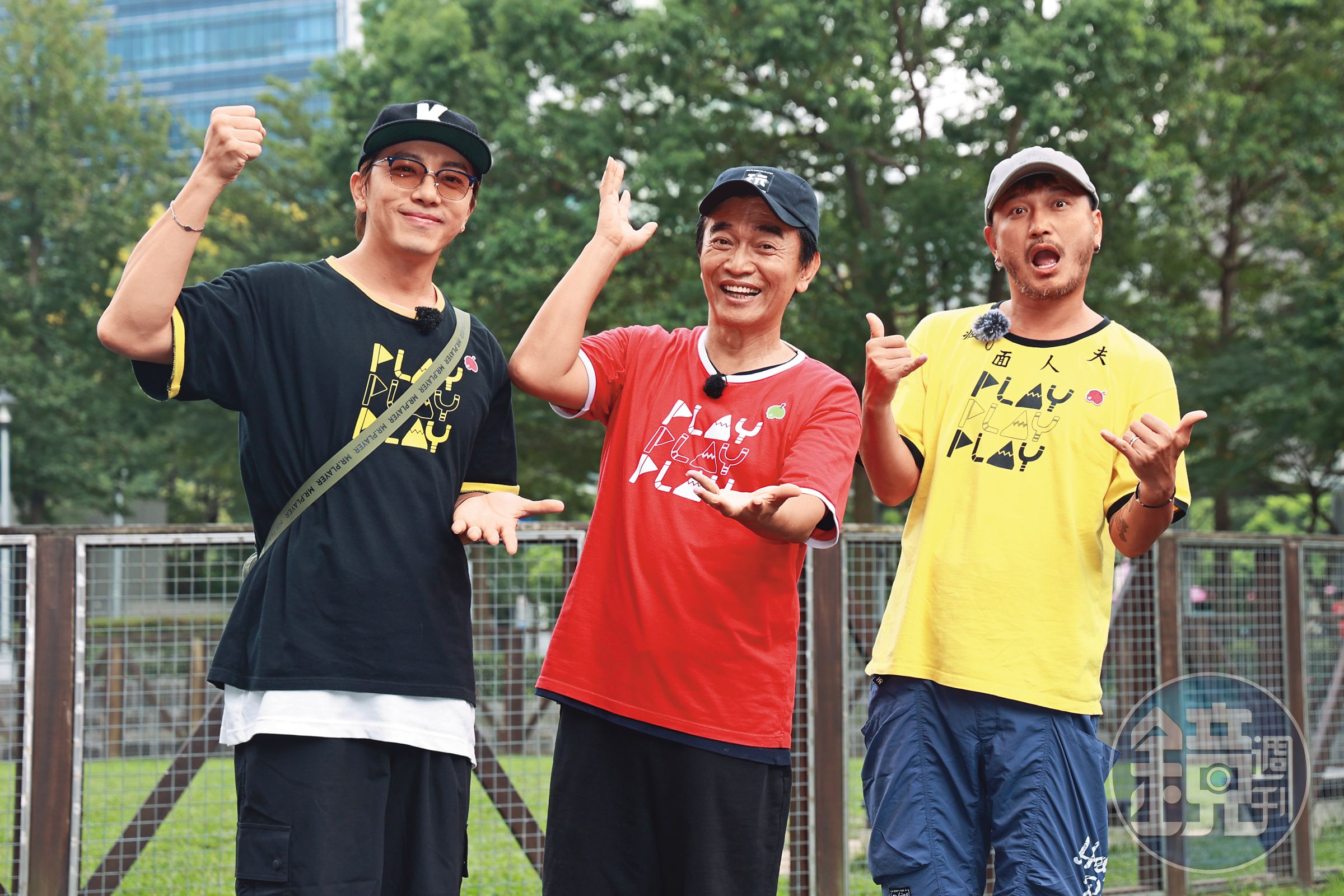 KID(右起)和吳宗憲、坤達主持的《綜藝玩很大》,幾乎年年入圍金鐘獎。