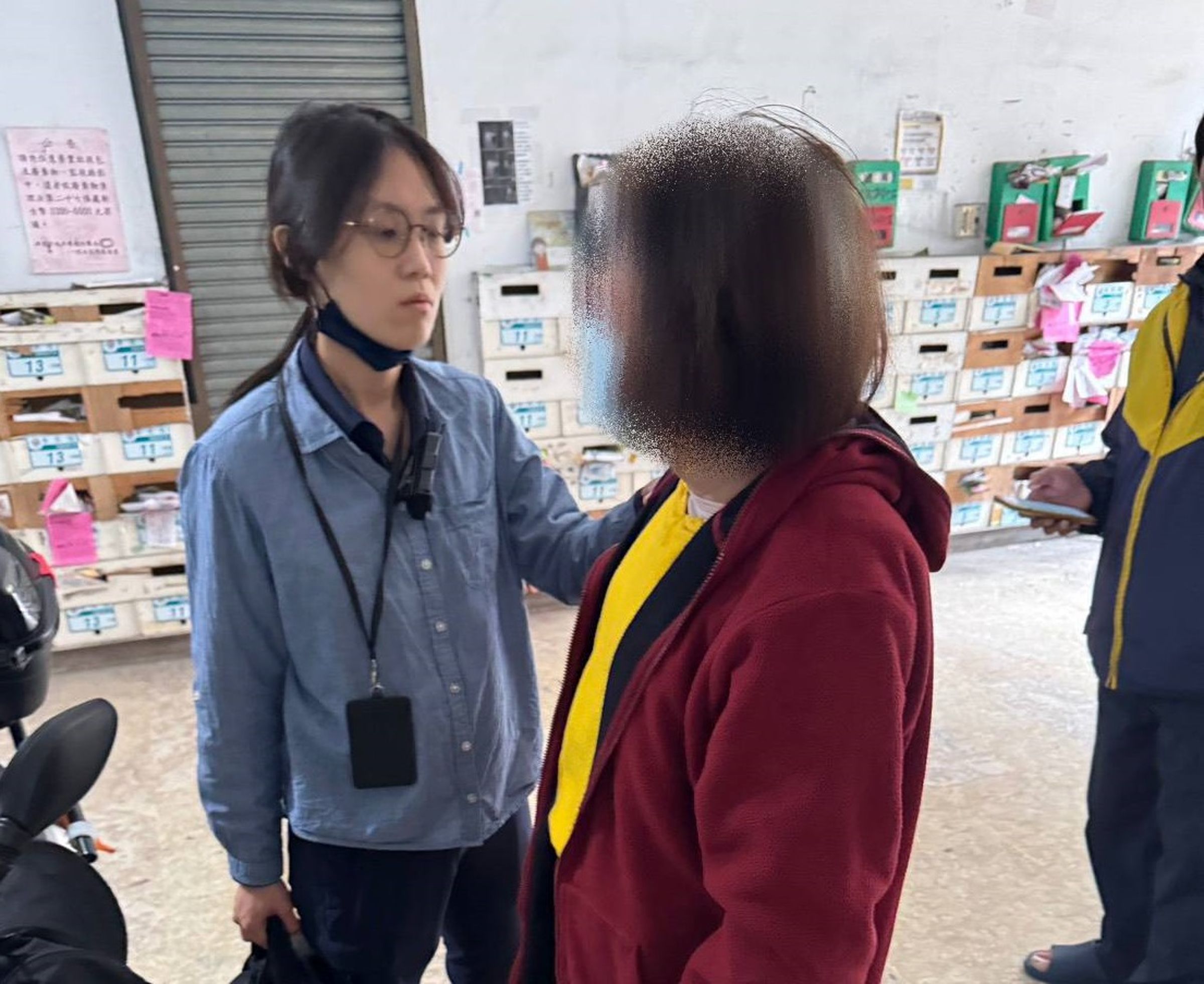 警方逮捕70歲阿嬤級車手。(警方提供)