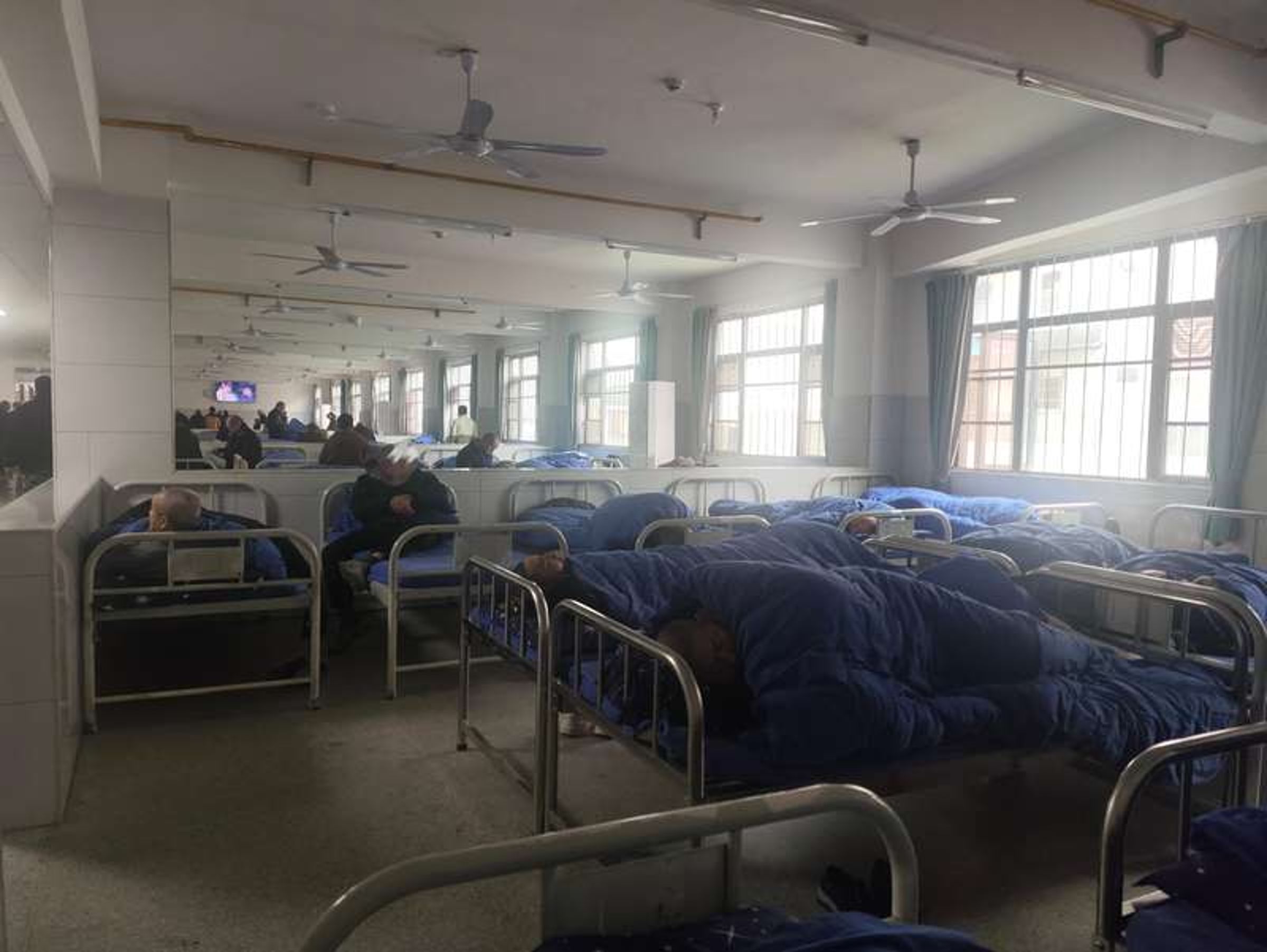 中國媒體報導,湖北省襄陽市多家精神病院,疑似透過違規收治病患、偽造病歷等方式詐領醫保金。(翻攝自新京報)