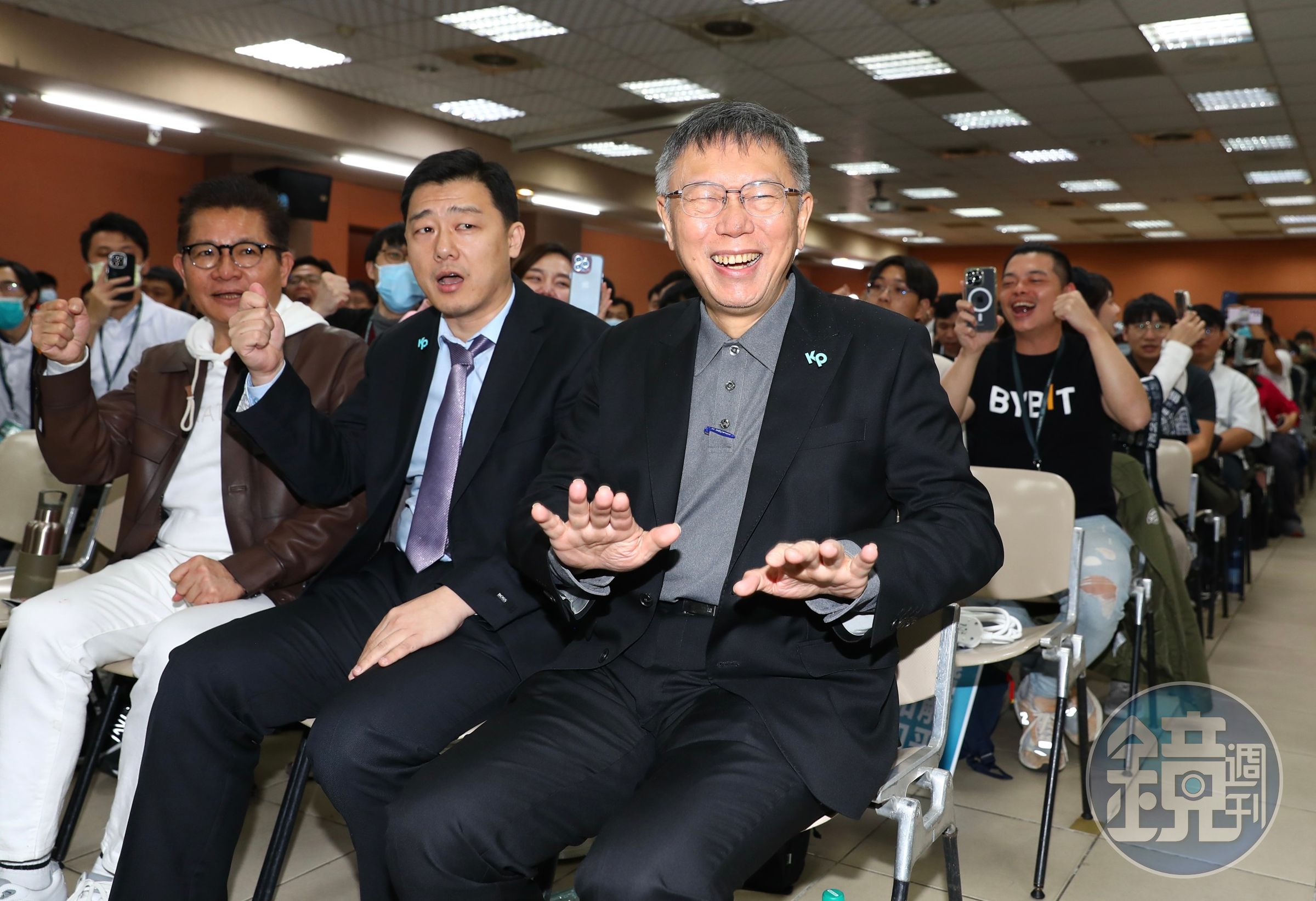 柯文哲今在登記參選後首度露面，他表示扣除賴清德那組的話，在野的看好度是他們最高。