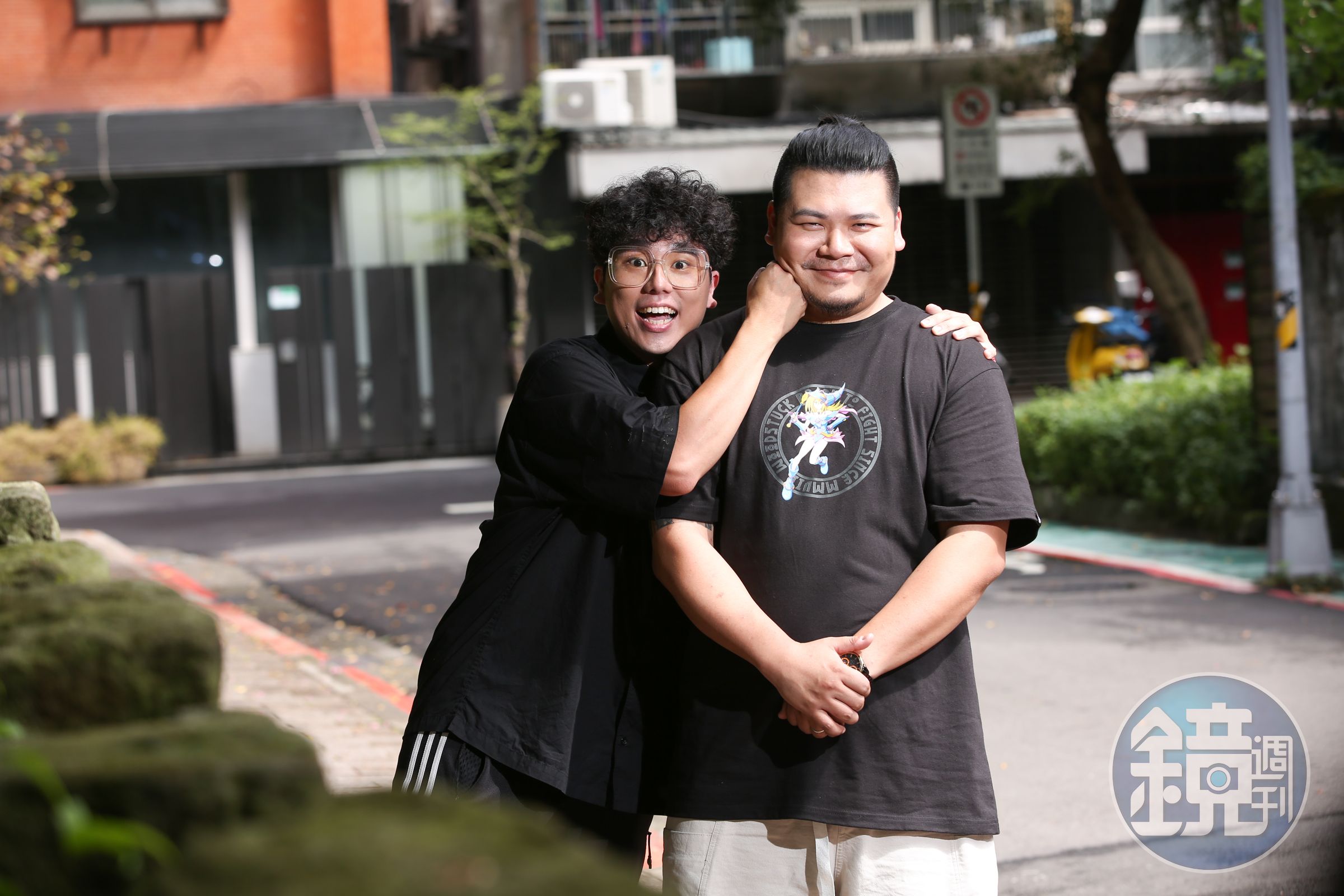 伍嘉緯（右）和黃耀緯（左）十年前演出「杰哥」及「阿瑋」後，歷經不同的心境轉變。