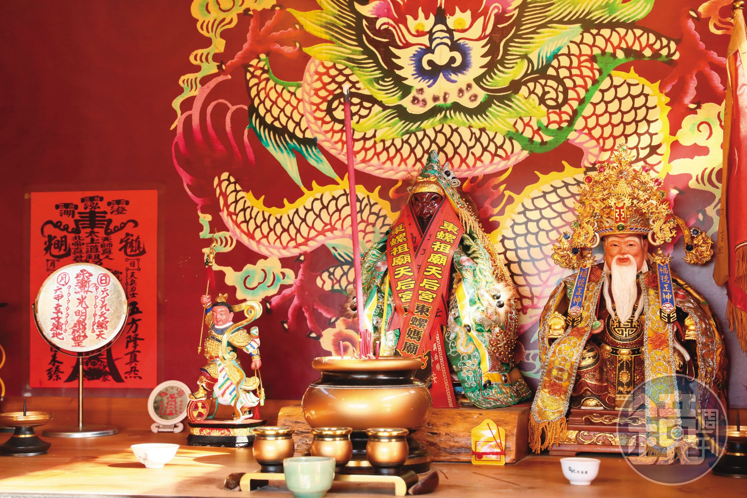 用蓋大廟的規格安置百年山神，江慶鐘祈求神明保佑，諸事興旺。