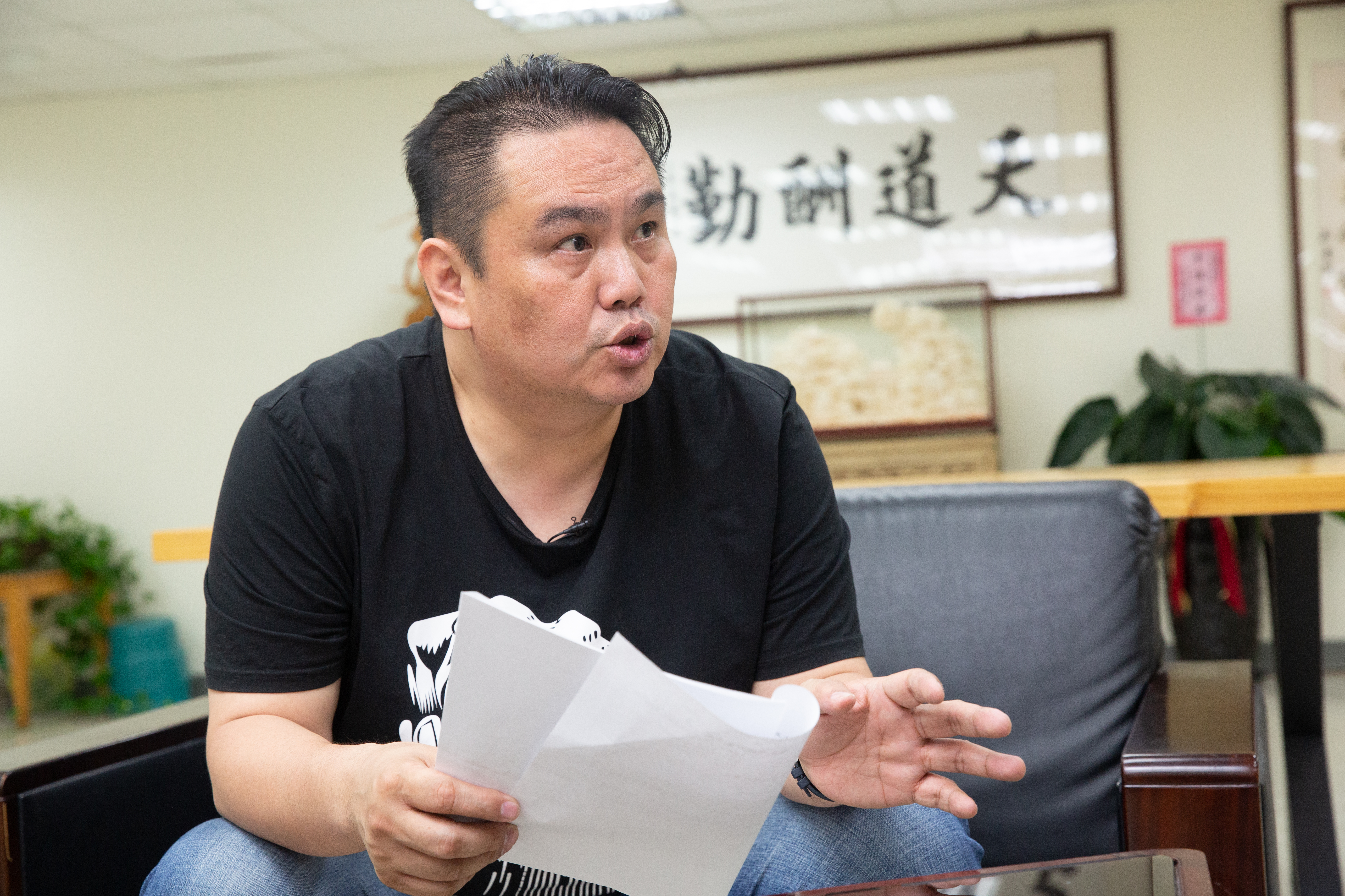 陳重文今天遭廉政署搜索約談，曾與他有過節的四叉貓趁機補刀，重提對方論文抄襲抄很大。（本刊資料照）