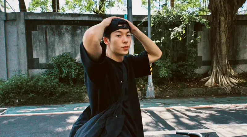 許光漢曾有5年沒穩定工作，走紅前曾到處打工。（翻攝自許光漢IG）