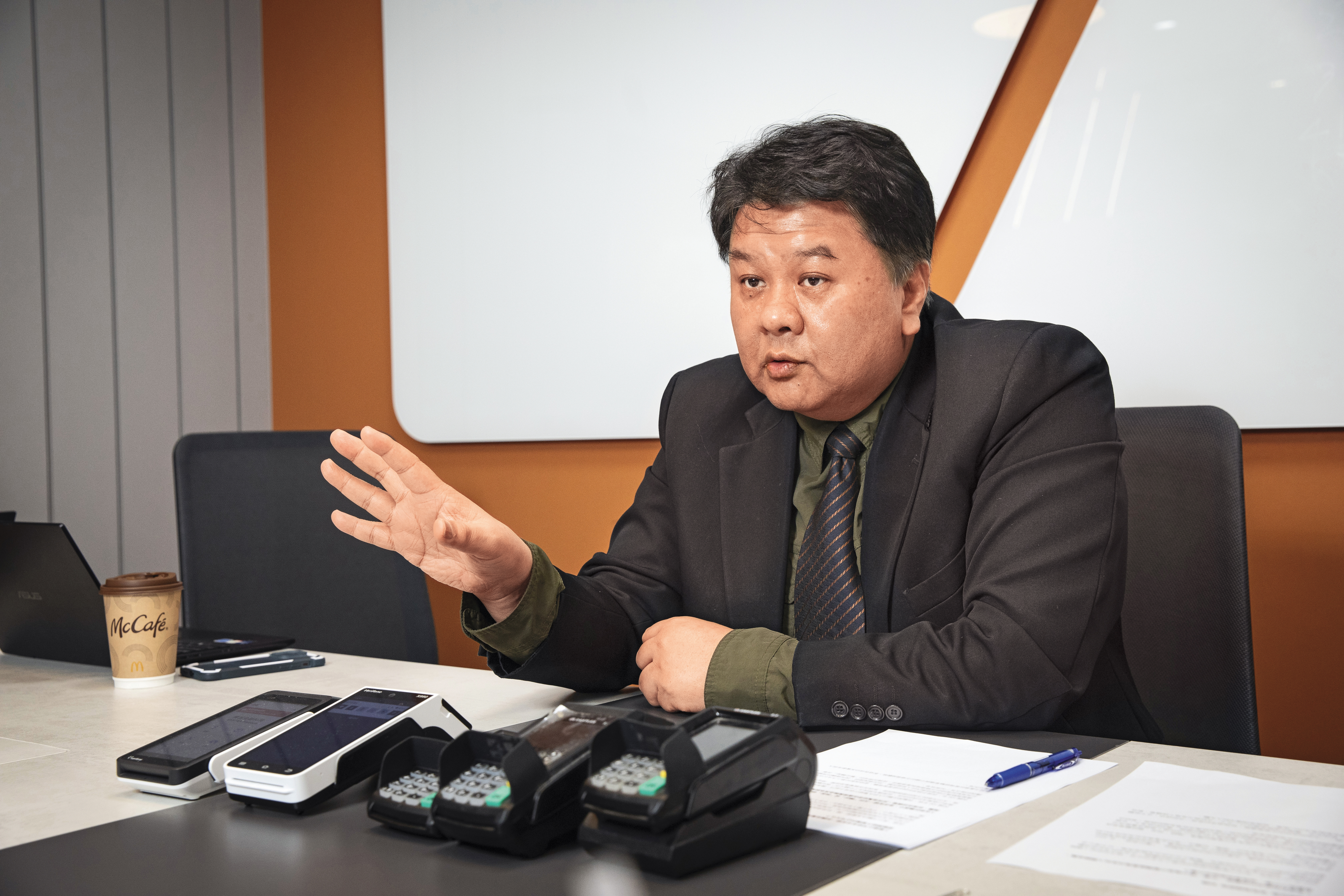 黃華勇認為精誠金融的刷卡機龍頭地位，是公司重要的護城河，「也有底氣真正做到OMO（線上線下整合）。」