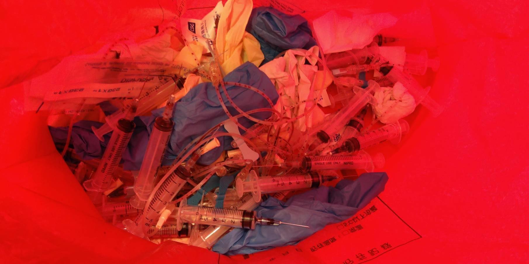 刺傷該名護理師的針頭來自世界各地「有症狀」的高風險旅客。（翻攝自threads @qn_taiwan）