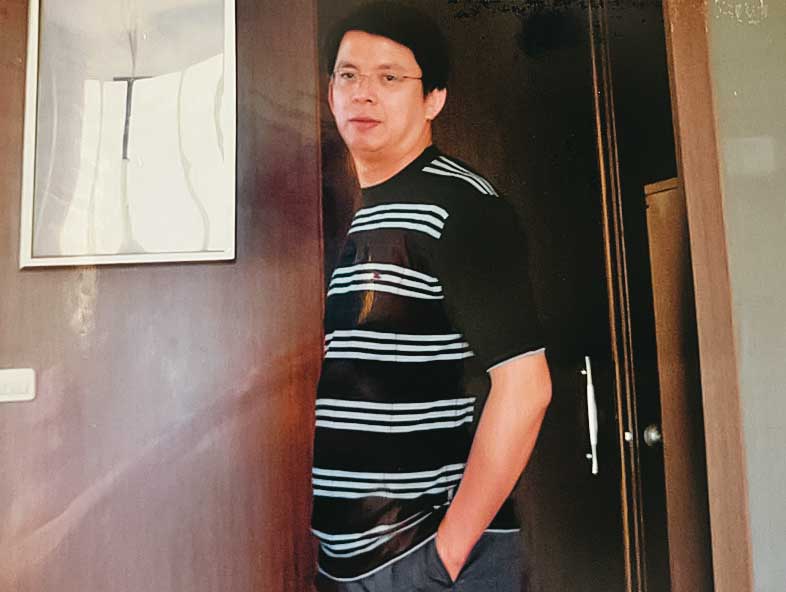 陳志聲25歲就創業,客戶都是身家上億元的富豪老闆,他也較同齡人早熟。(陳志聲提供)