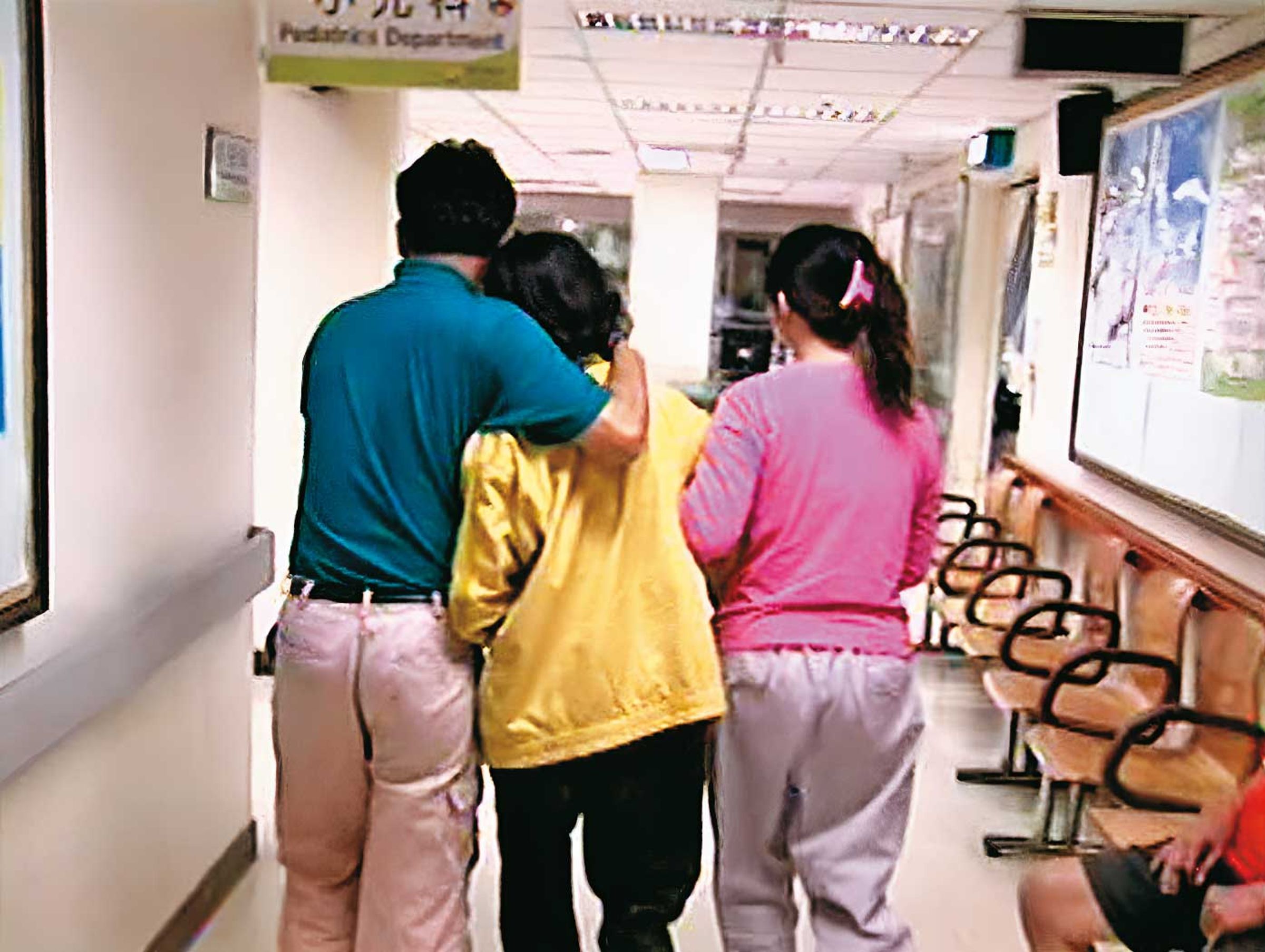 案發後，死者家屬悲痛萬分，要求法院判凶手死刑。（東森新聞提供）