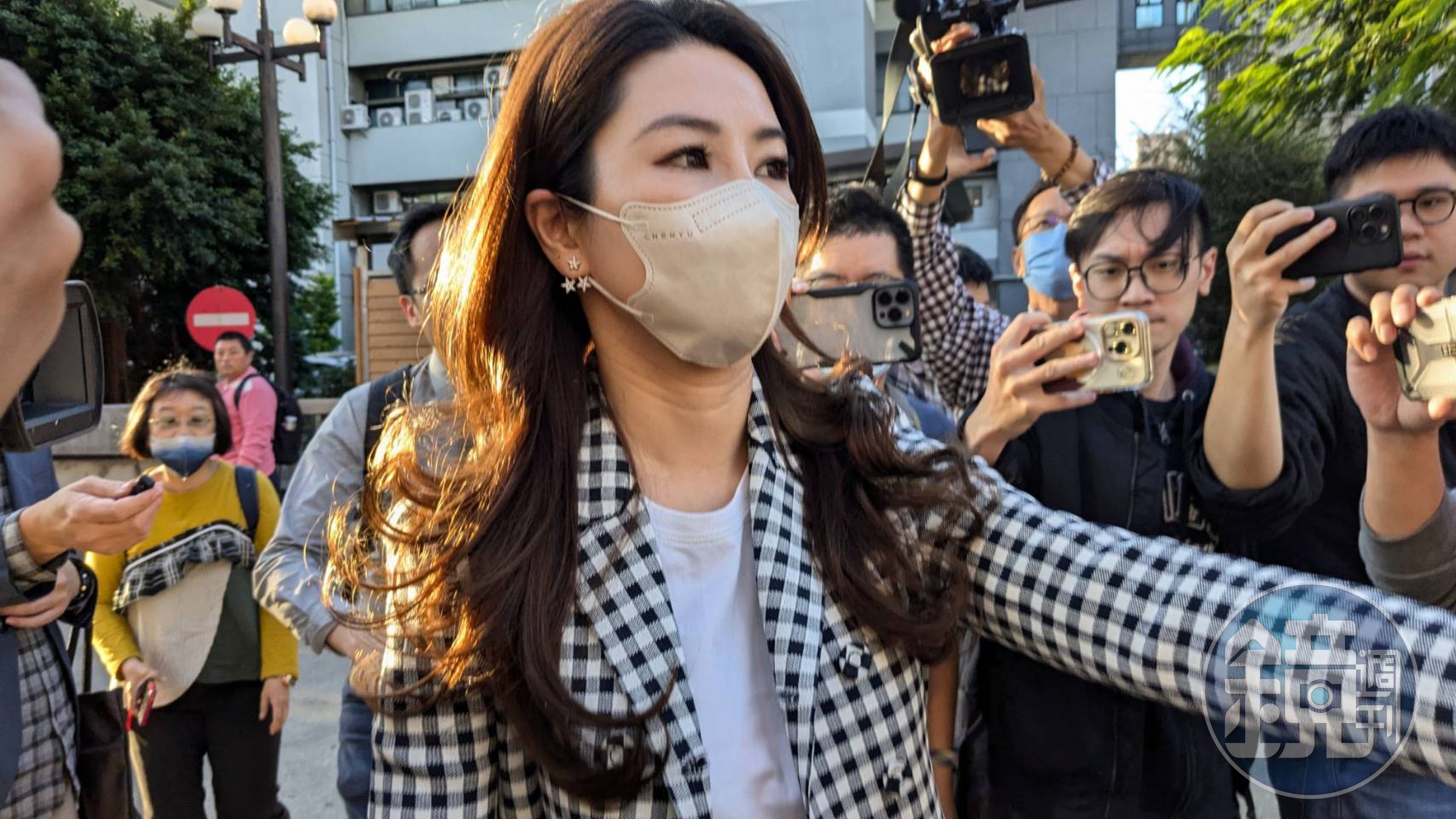 徐培菁開庭結束前激動喊:我沒有借錢給他(林明佐)。