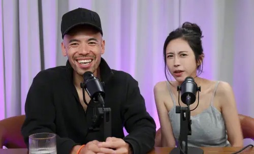 劉玳妍拋夫飛往杜拜追愛，還直接加入心靈課程團隊。（翻攝自劉玳妍YT）