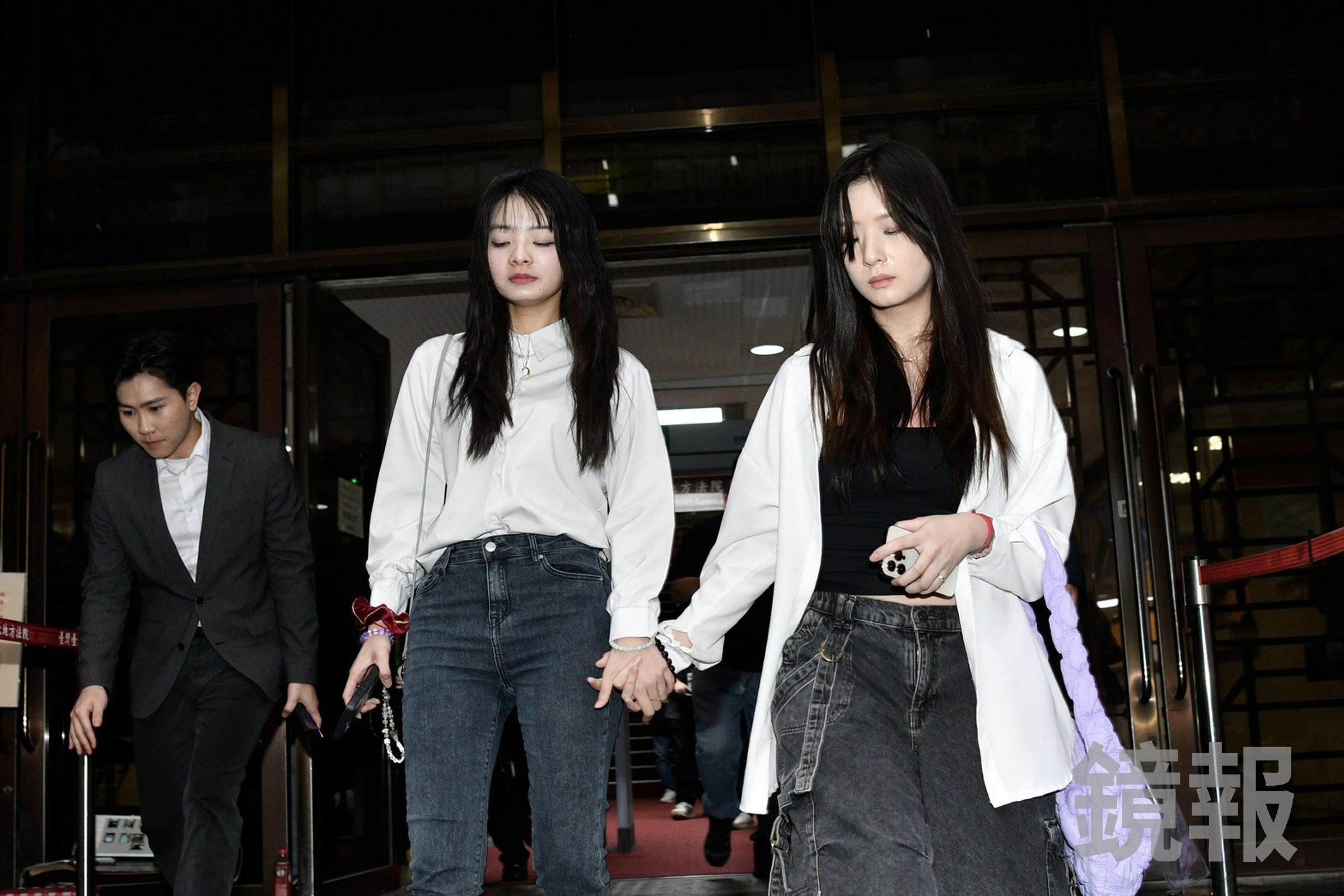 應曉薇的2名女兒漏夜奔波為母親籌錢。