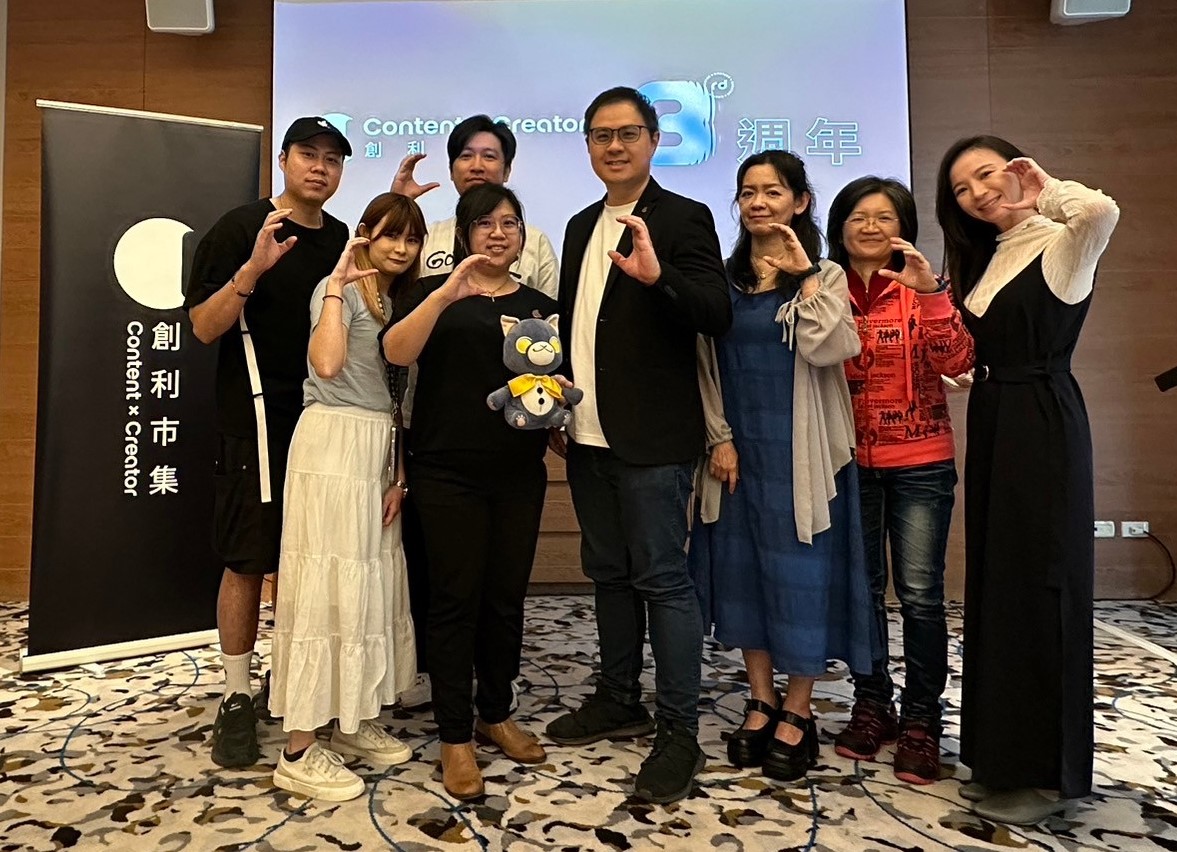 CxC創利市集首度跨足聲音創作市場。左起IN N' OUT樂團成員Evan Wang,配音員橘子、音樂創作者曾明賢,創利內容共同創辦人暨營運長王潔英、創利內容共同創辦人暨執行長陳宏睿、漫畫家游素蘭、喬英、編劇王飛然。(創利內容提供)