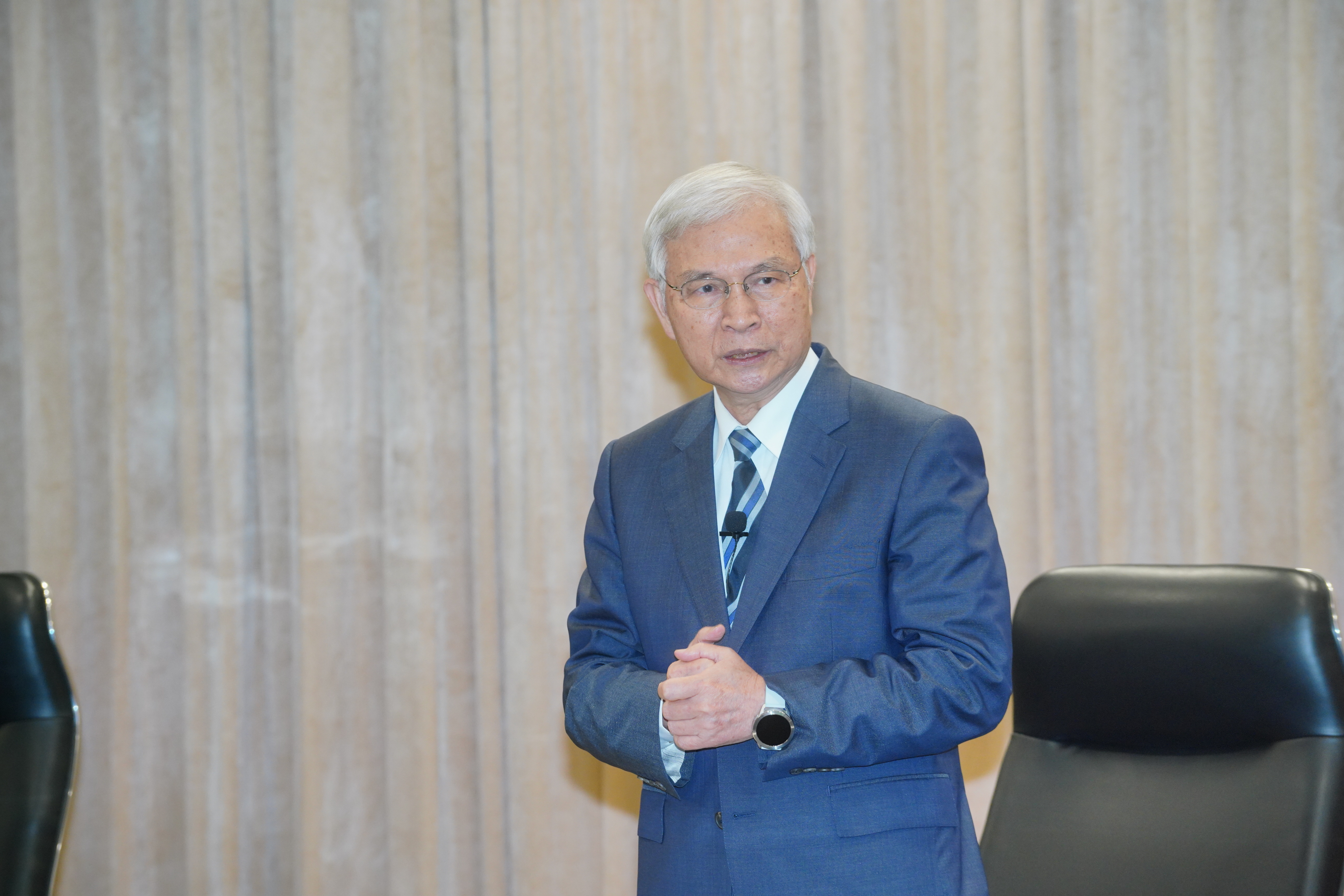 楊金龍開講1 /  AI基本面撐腰卻藏K型失衡 楊金龍示警：投資人切勿過度使用槓桿
