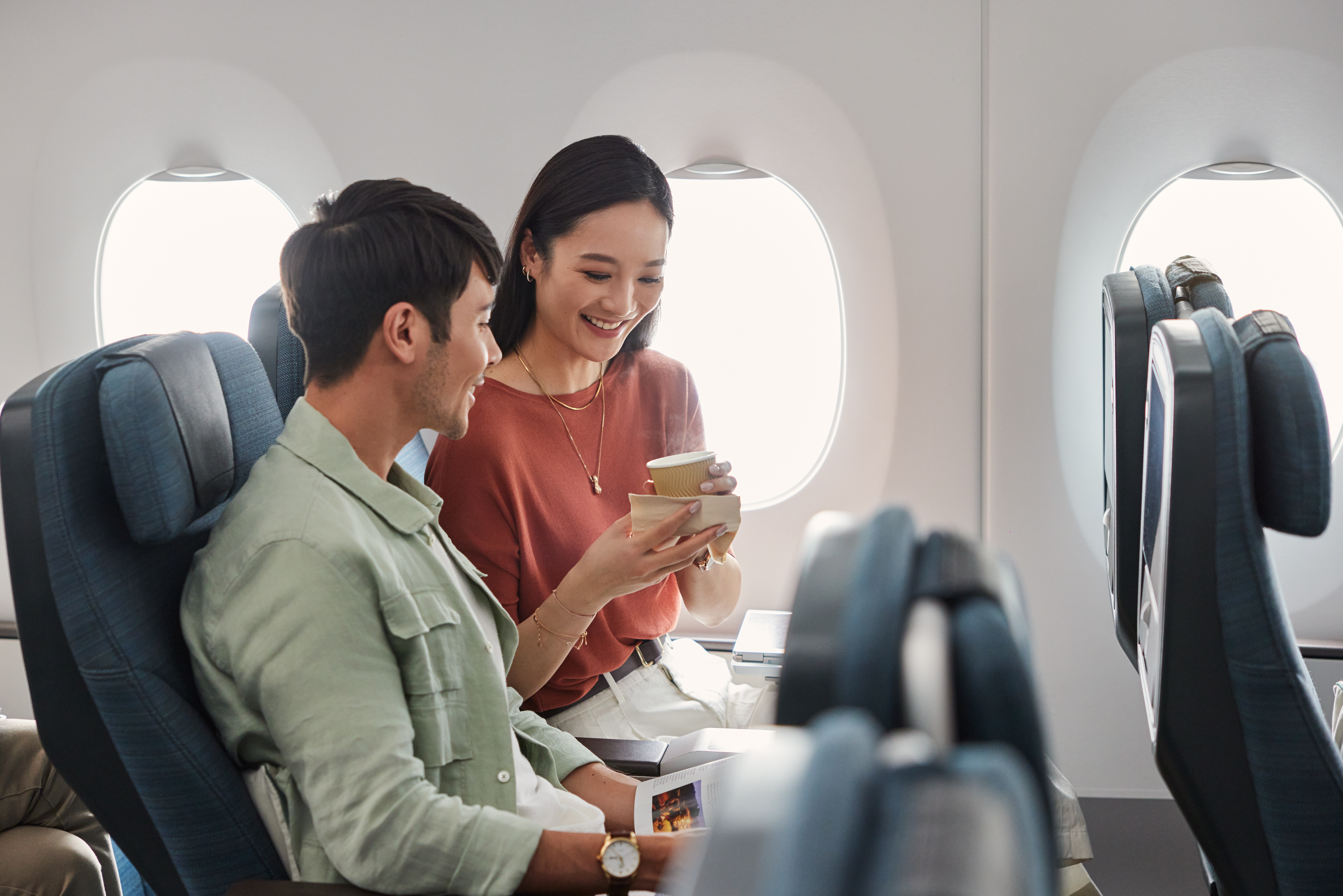 國泰航空的機上娛樂系統榮獲兩項權威設計奬項：德國設計大獎及紅點設計大獎肯定。（國泰航空提供）