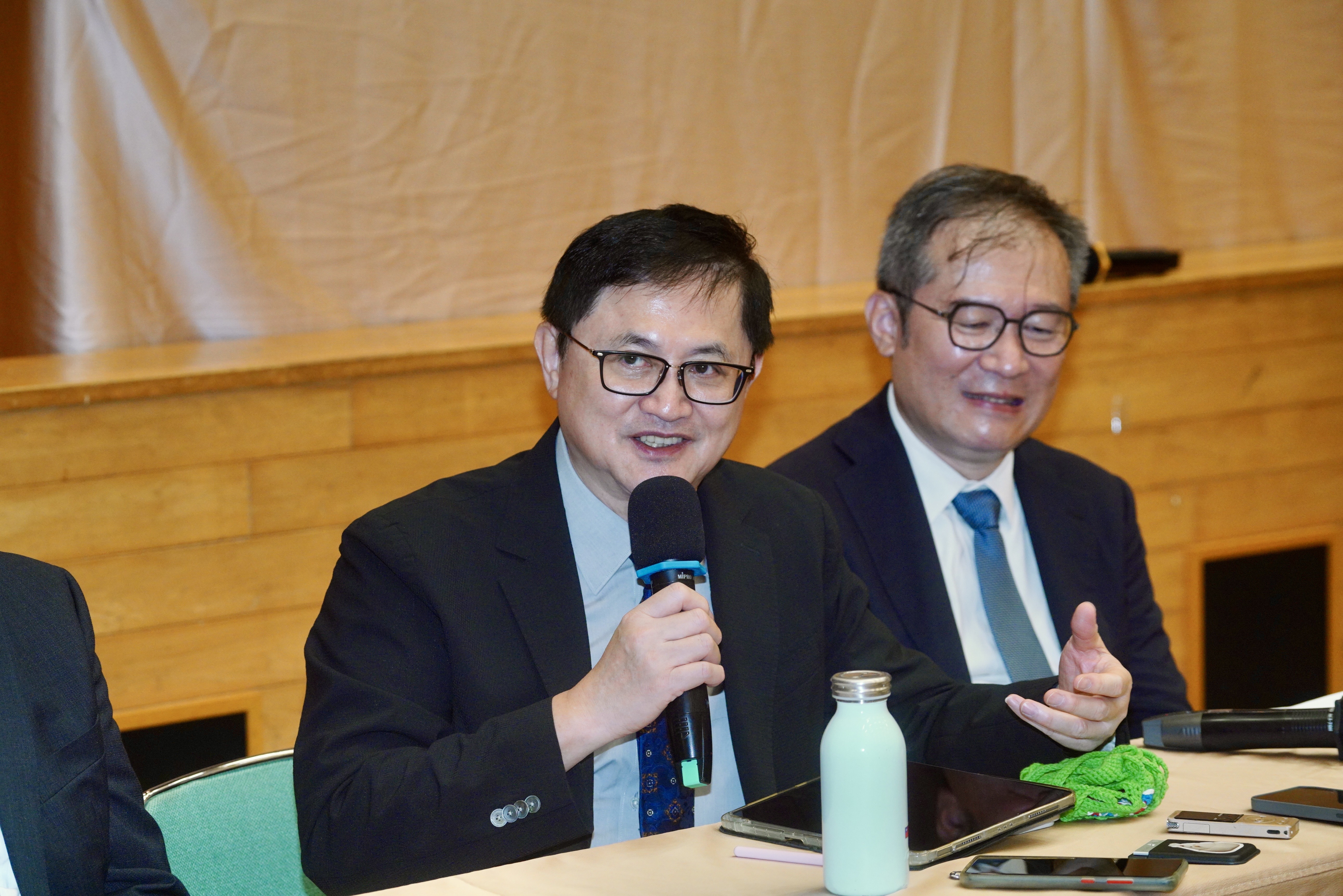 和碩集團董座童子賢於今(28)日股東會後接受媒體訪問。