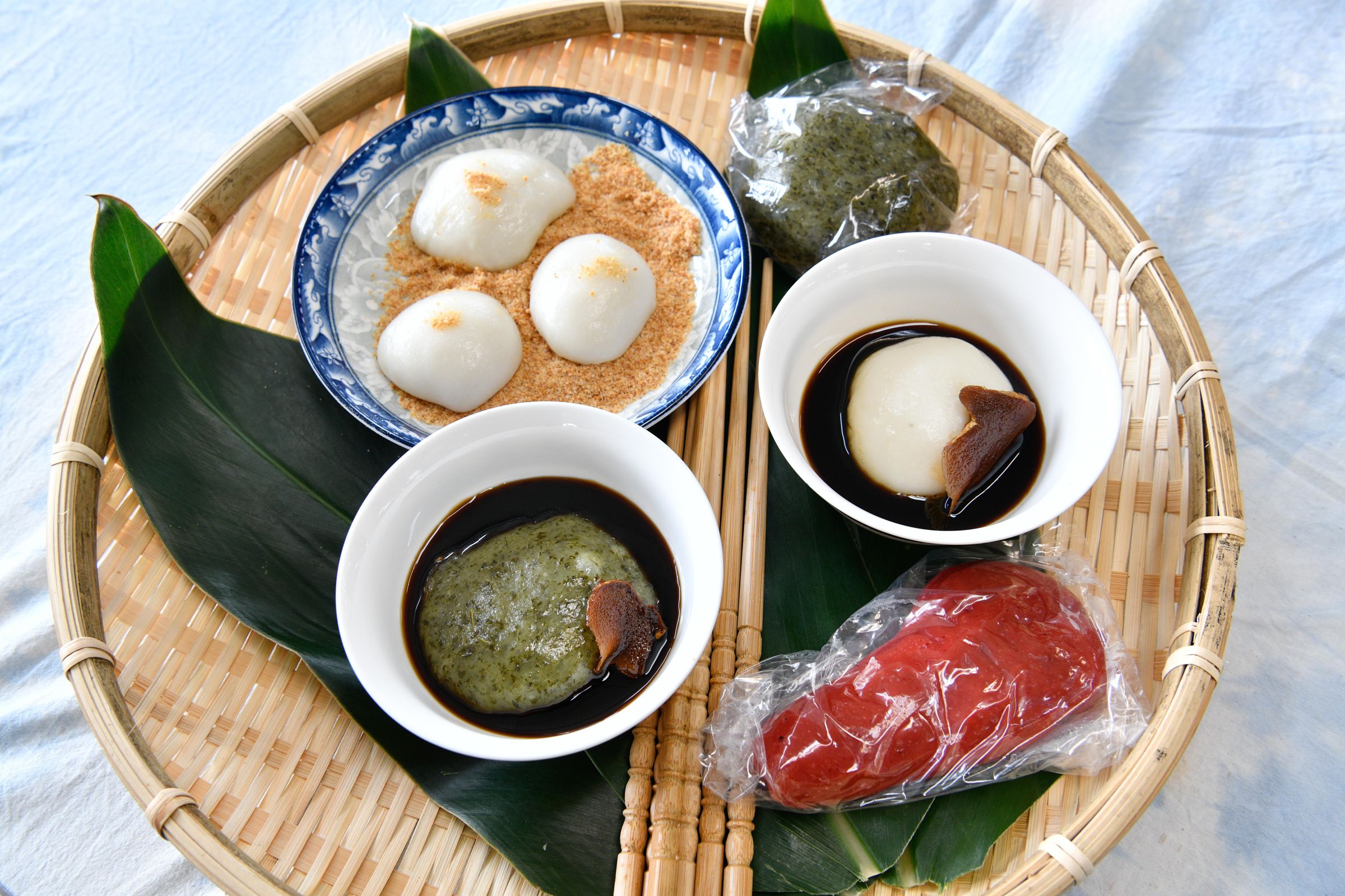 鹿寮坑客家米食工作坊售有傳統的客家美食「牛汶水」等。
