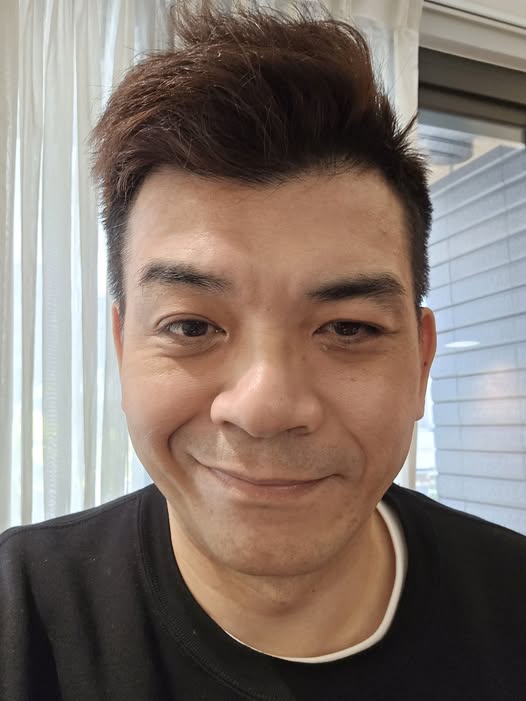 史丹利近期因病毒感染導致顏面神經失控。(翻攝自臉書)