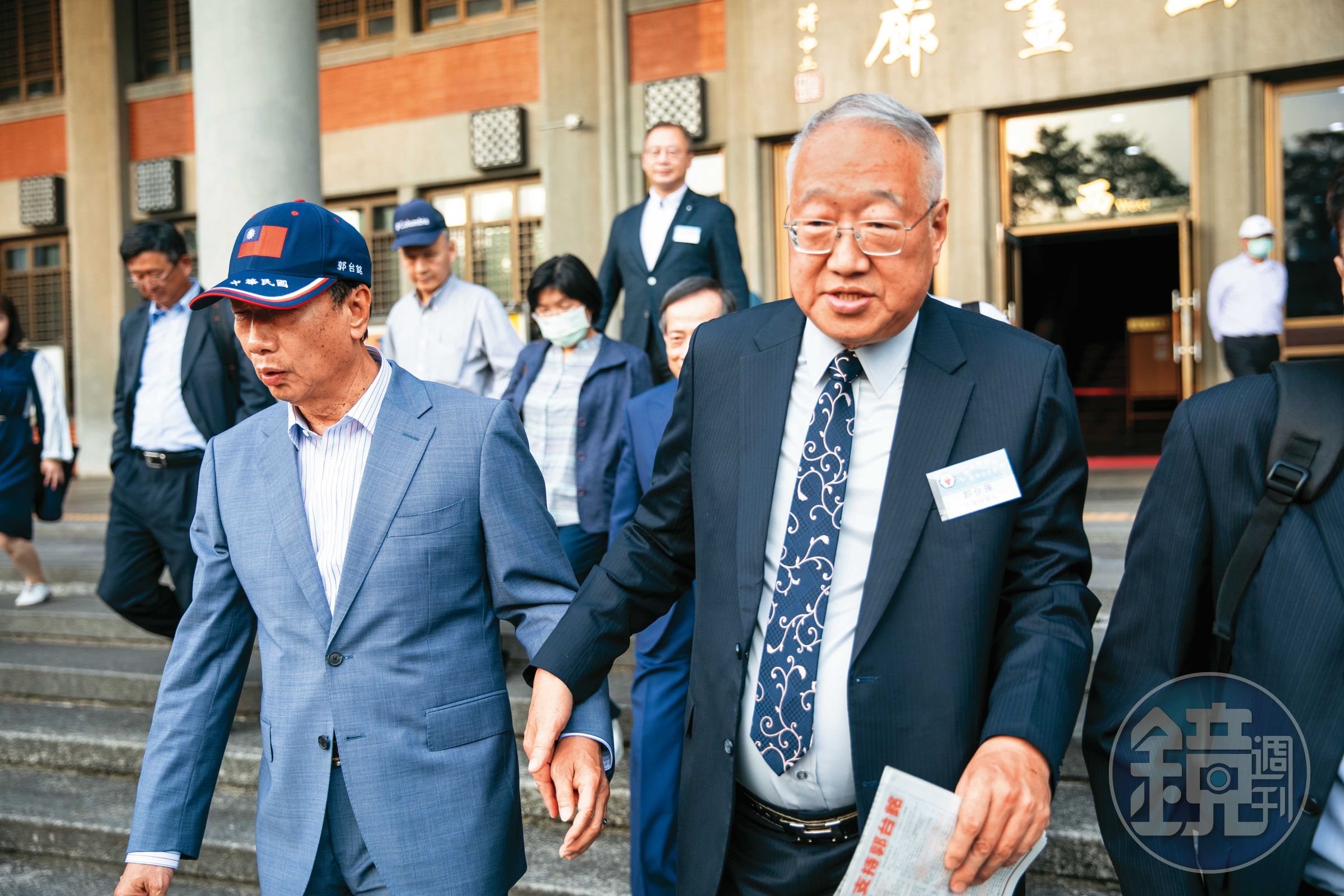 鴻海集團創辦人郭台銘（左）與胞弟郭台強（右）在科技業各擁一片天。
