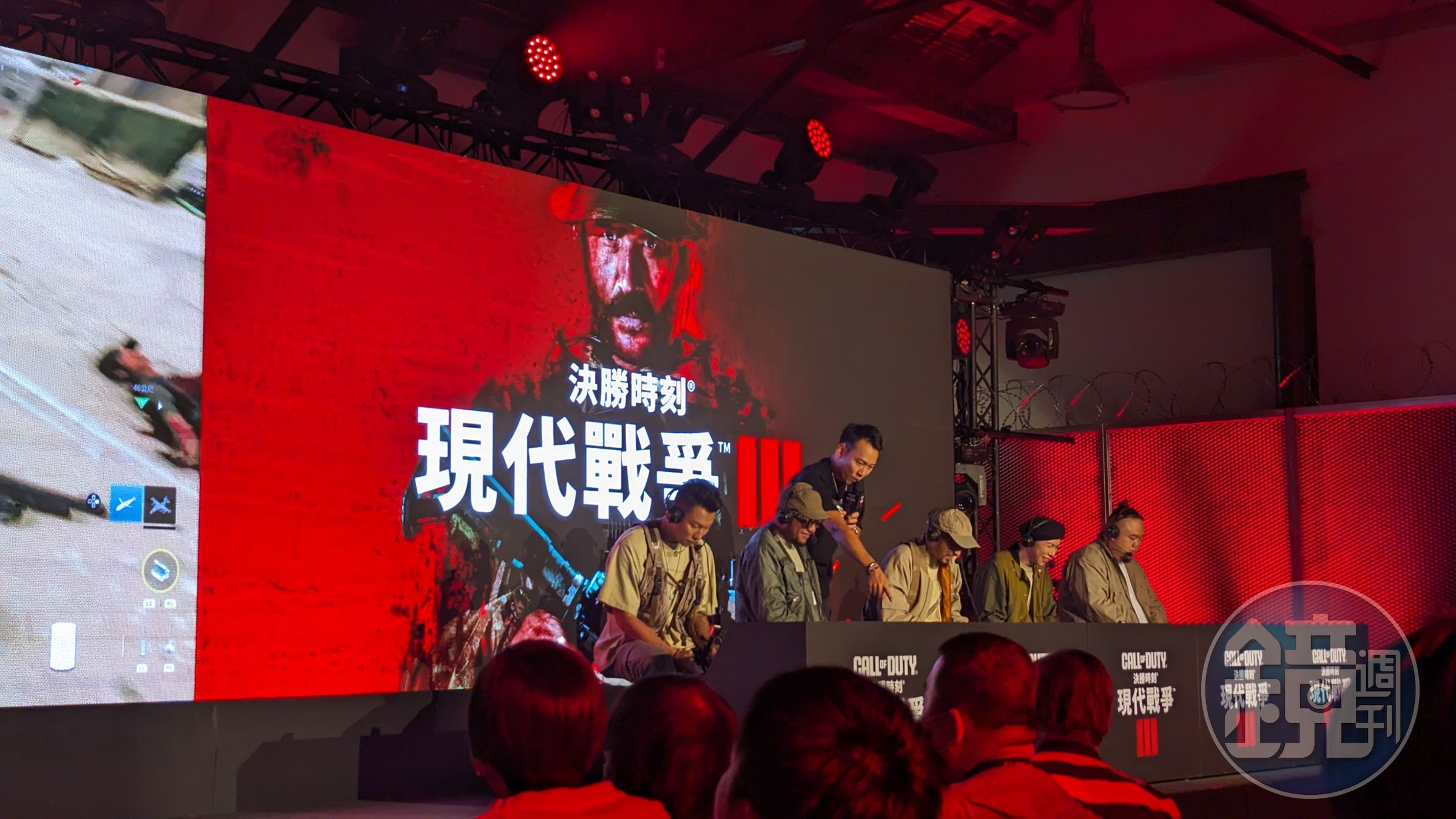 「兄弟本色G.U.T.S」在記者會現場直接組隊遊玩《現代戰爭III 2023》。