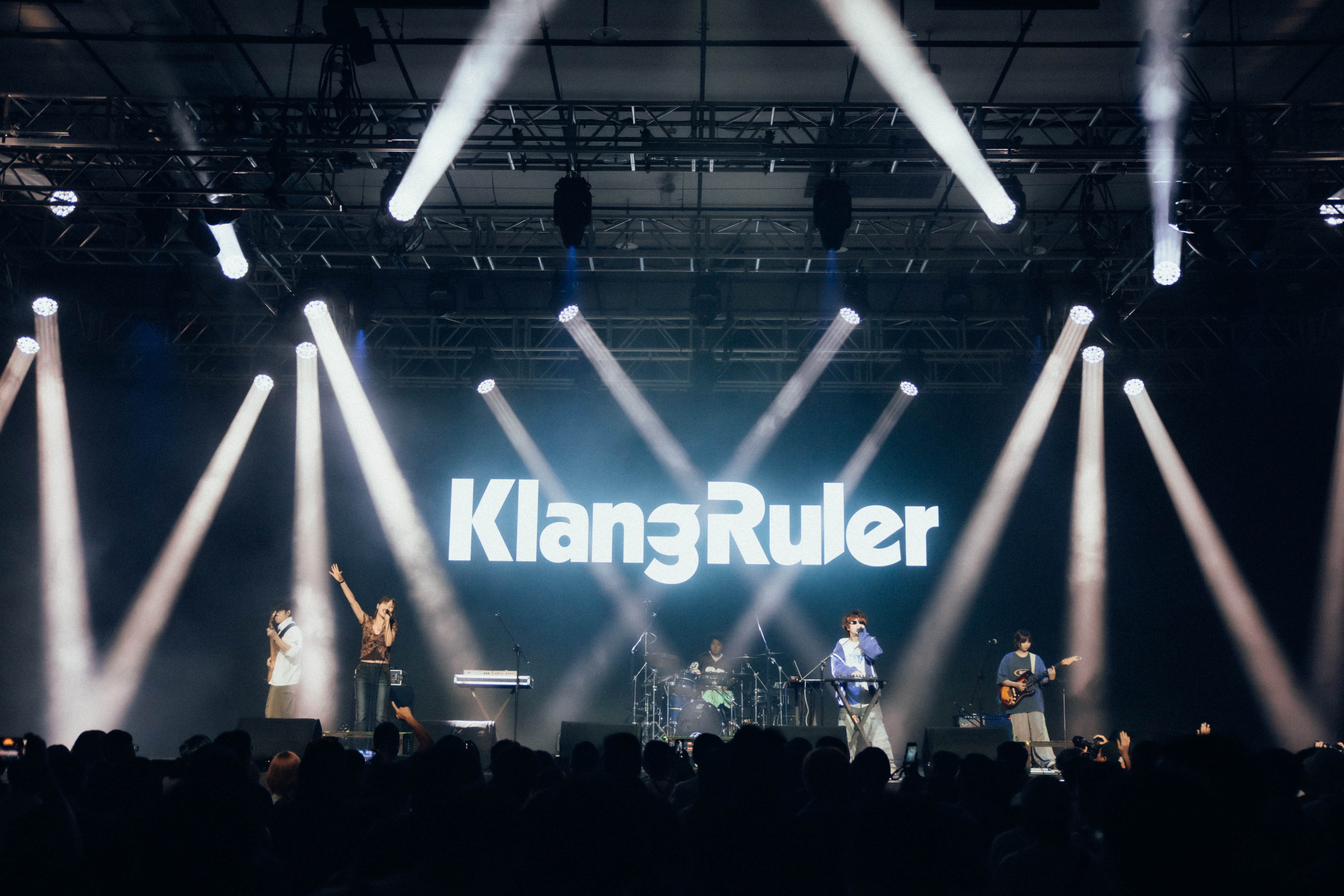 Klang Ruler帶來黑色餅乾〈Timing〉讓台下觀眾都跟著一起唱。（台北流行音樂中心提供）