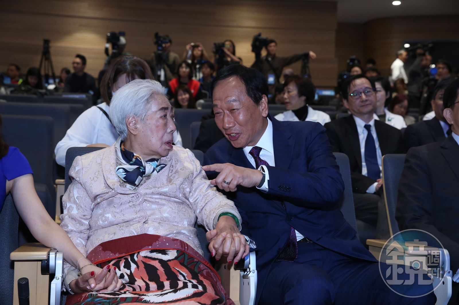 獨家/辭世不滿一週低調下葬 郭家人齊聚愛物園送初永真最後一程