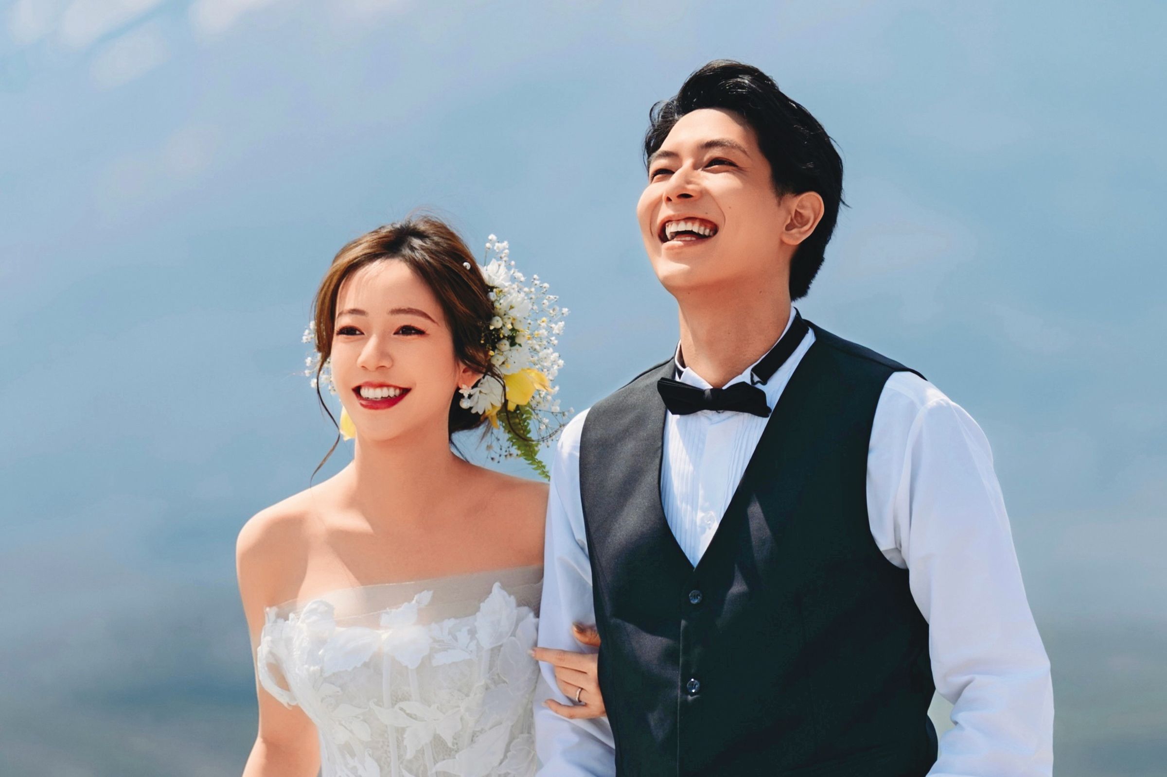 陳天仁（左）與河村一樹（右）5月初才飛到日本拍婚紗照。（翻攝自陳天仁IG）