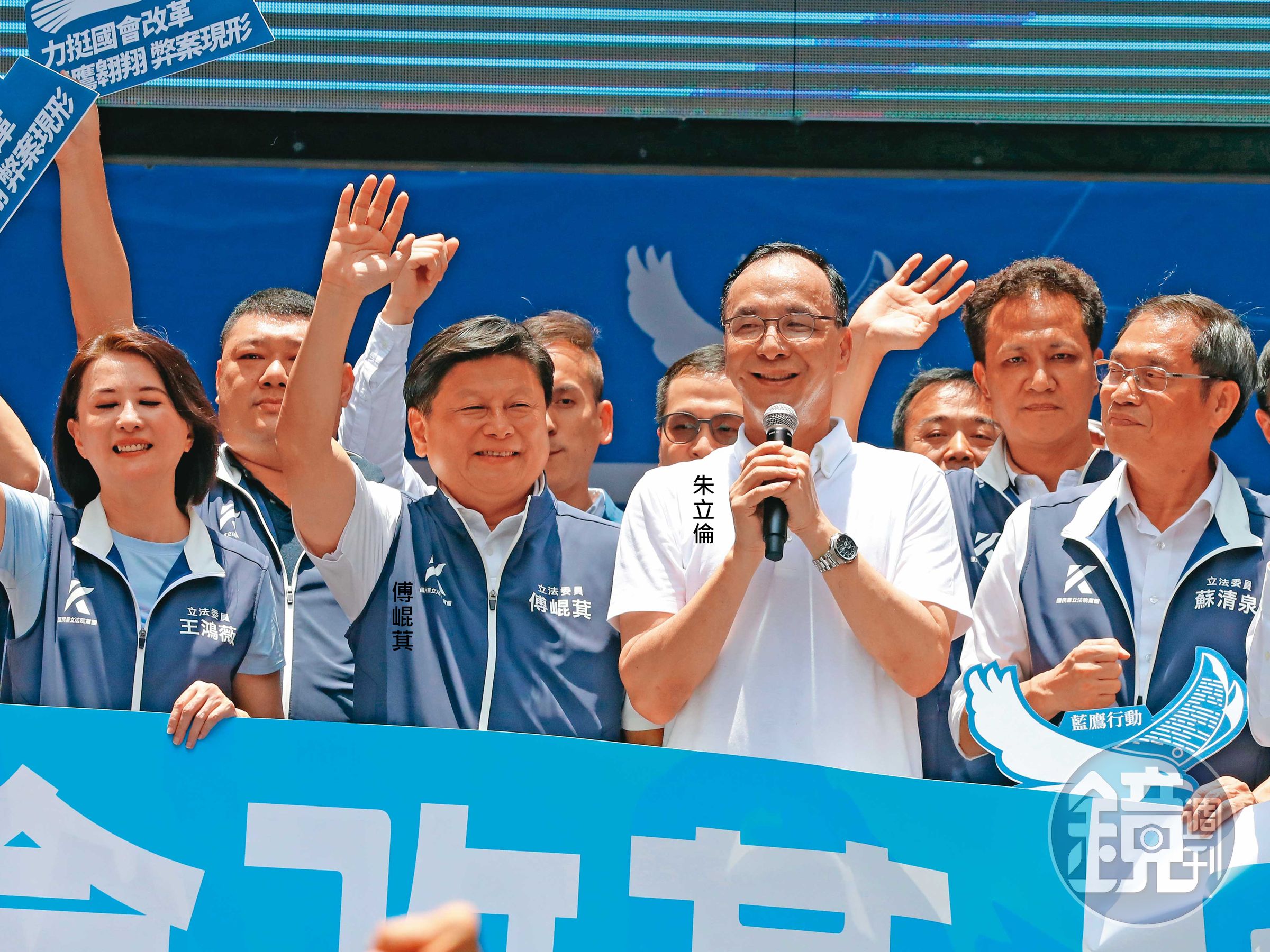朱立倫樂於走出黨中央,頻頻現身街頭活動「刷臉」。