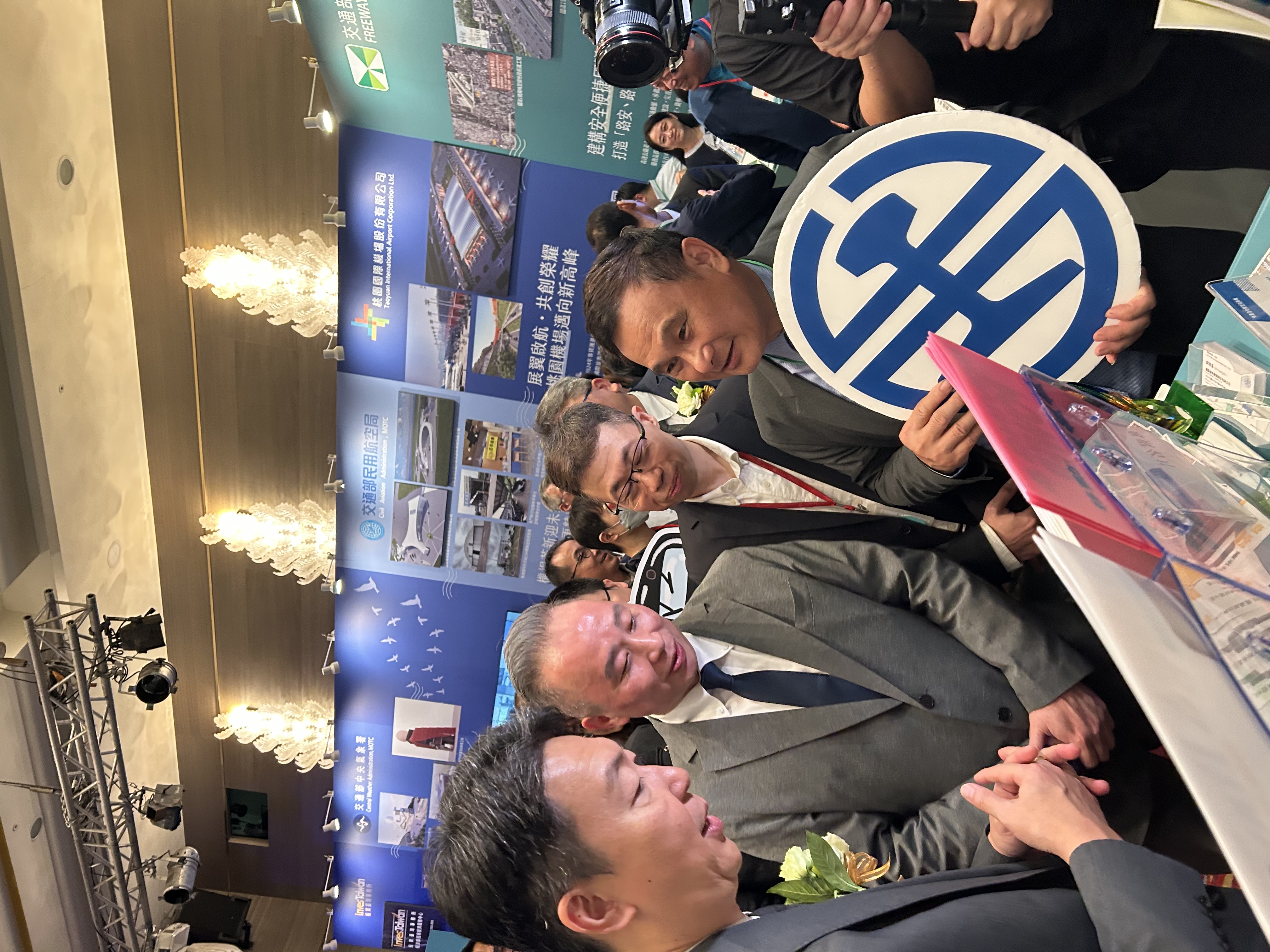 台北車站集聚車流與人流,加上許多新開發案,「軌道經濟」所帶來的溢價效益才是業者看中。
