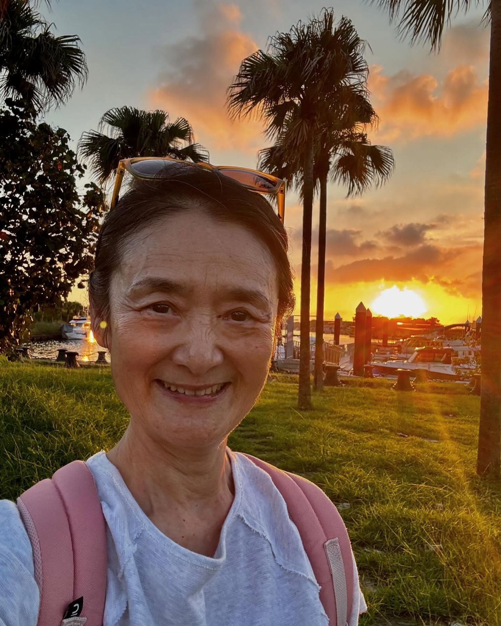 譚艾珍隨女兒歐陽靖回台南待產，親自照顧外孫，三代同堂生活愜意。（翻攝譚艾珍IG）